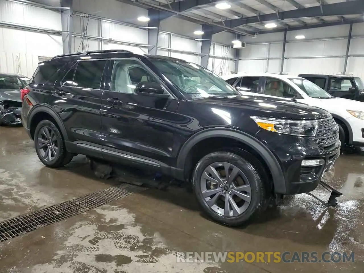 4 Photograph of a damaged car 1FMSK8DH5NGA66247 FORD EXPLORER 2022