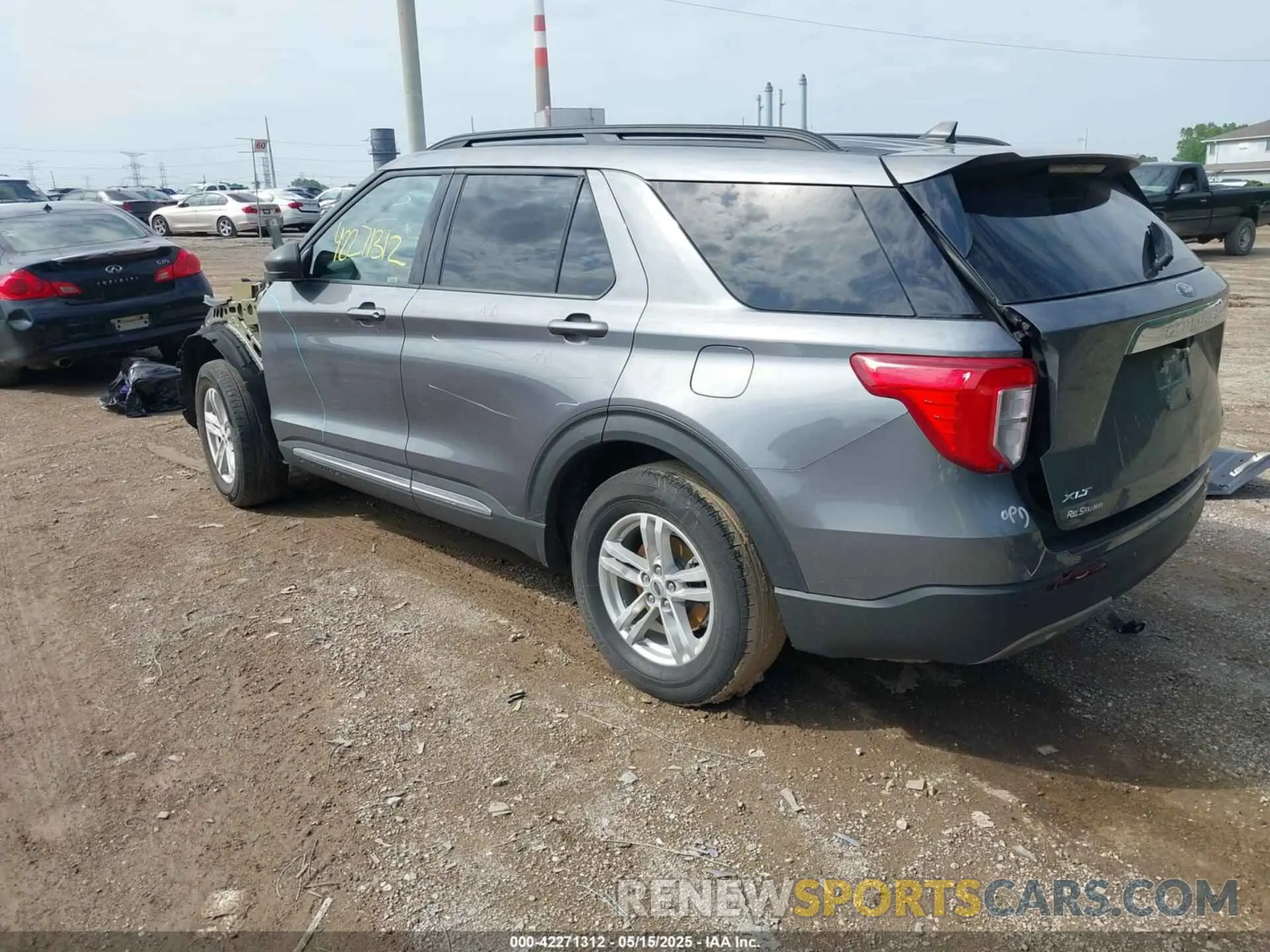 3 Фотография поврежденного автомобиля 1FMSK8DH6NGA69352 FORD EXPLORER 2022