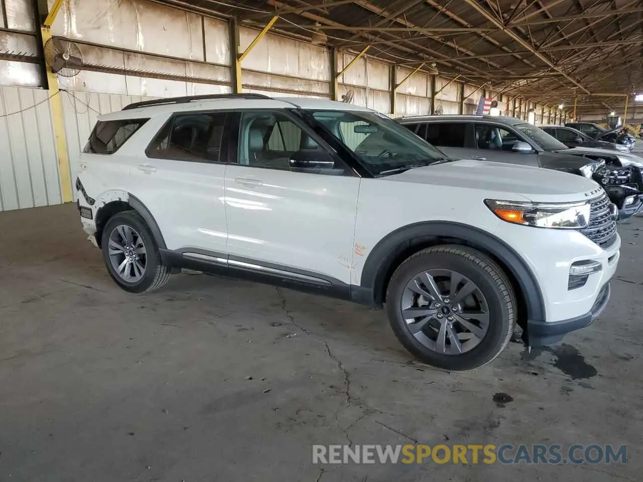 4 Photograph of a damaged car 1FMSK8DH8NGA23358 FORD EXPLORER 2022