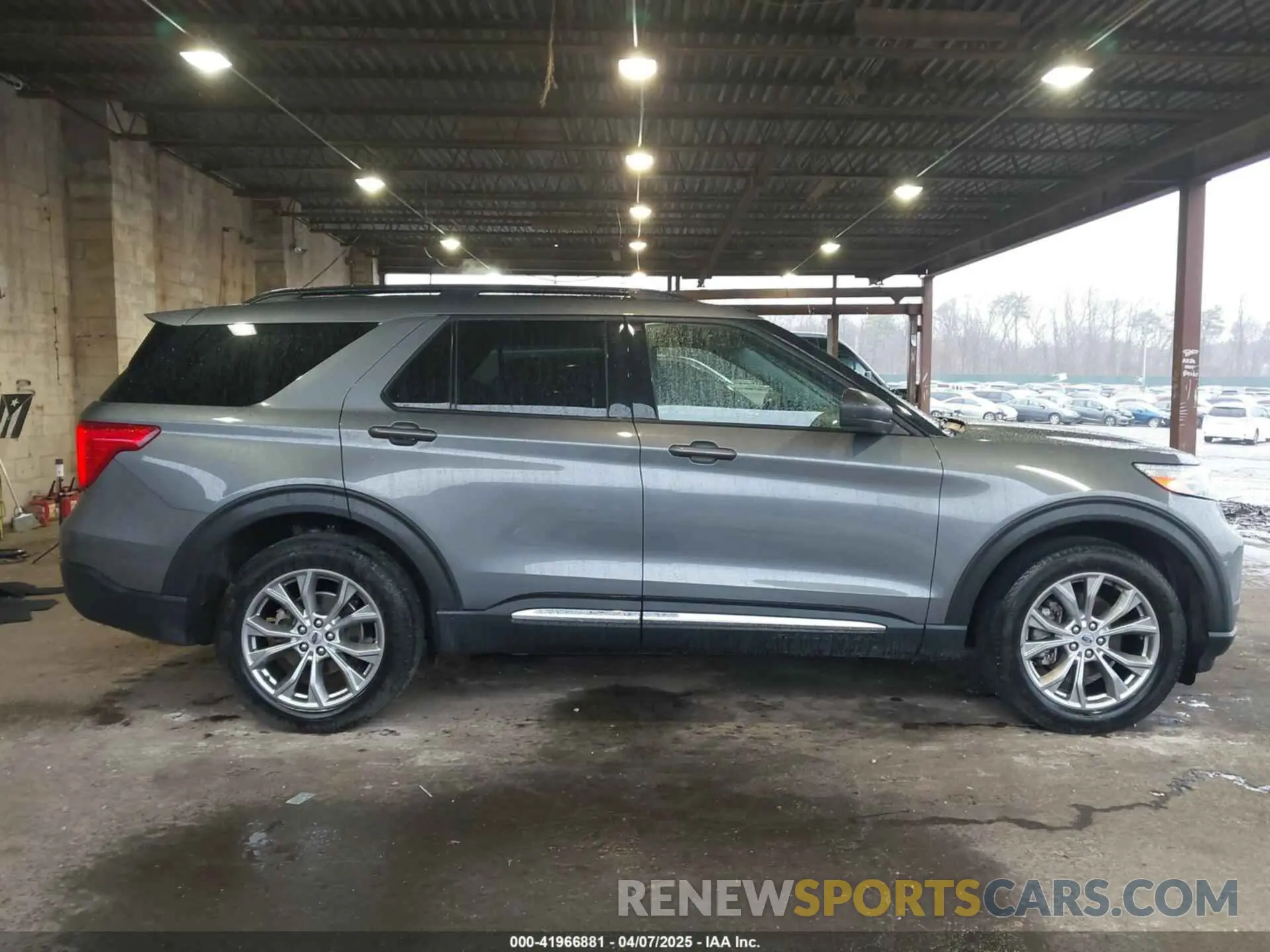 13 Photograph of a damaged car 1FMSK8DH8NGB25128 FORD EXPLORER 2022