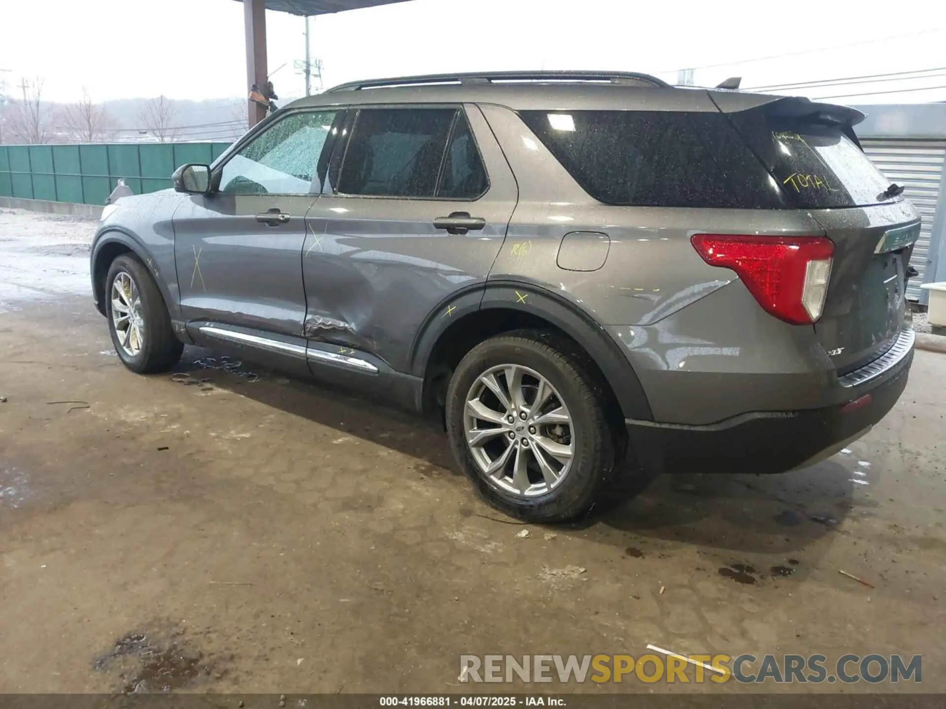 3 Photograph of a damaged car 1FMSK8DH8NGB25128 FORD EXPLORER 2022