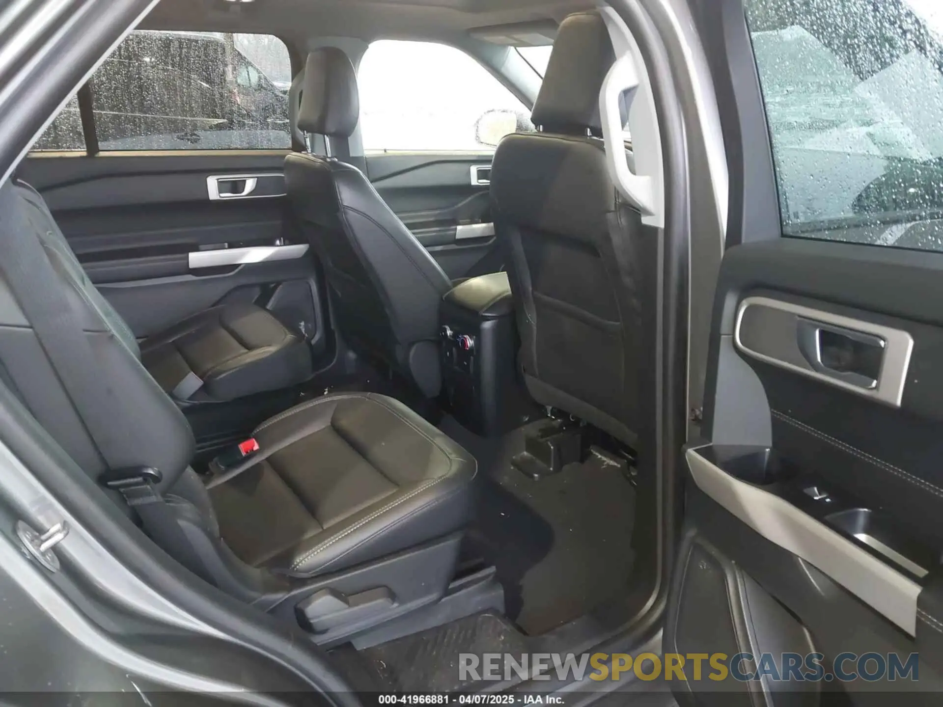8 Photograph of a damaged car 1FMSK8DH8NGB25128 FORD EXPLORER 2022