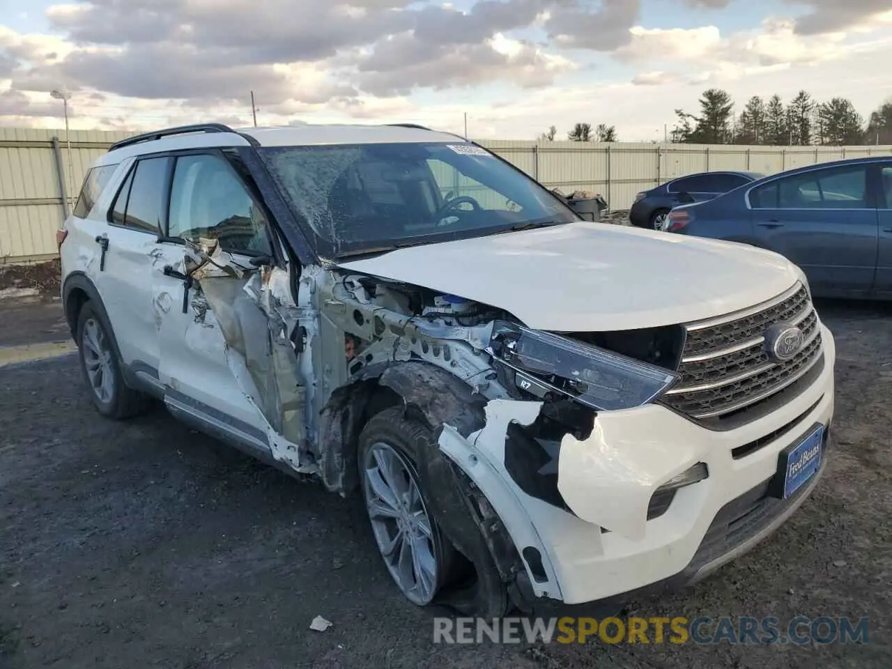 4 Photograph of a damaged car 1FMSK8DH8NGB93557 FORD EXPLORER 2022