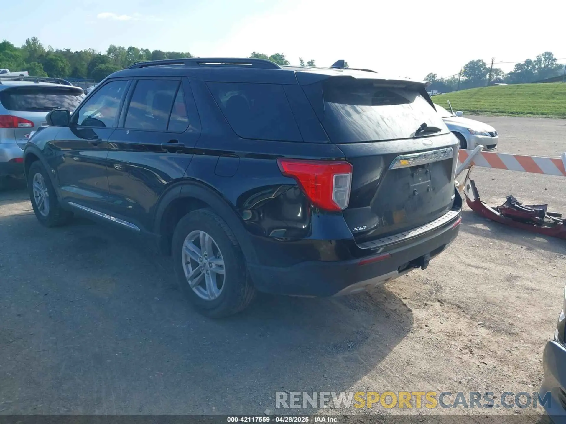 3 Фотография поврежденного автомобиля 1FMSK8DH9NGB27633 FORD EXPLORER 2022