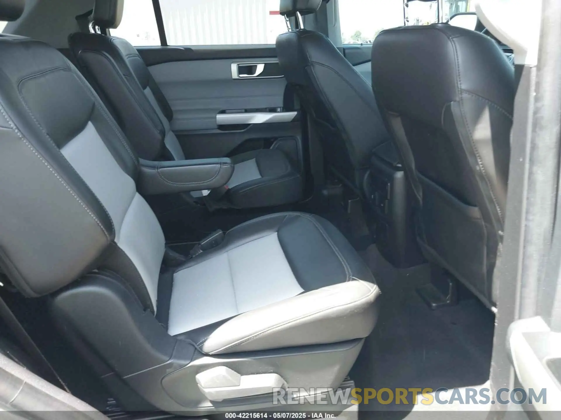 8 Фотография поврежденного автомобиля 1FMSK8DHXNGB42738 FORD EXPLORER 2022