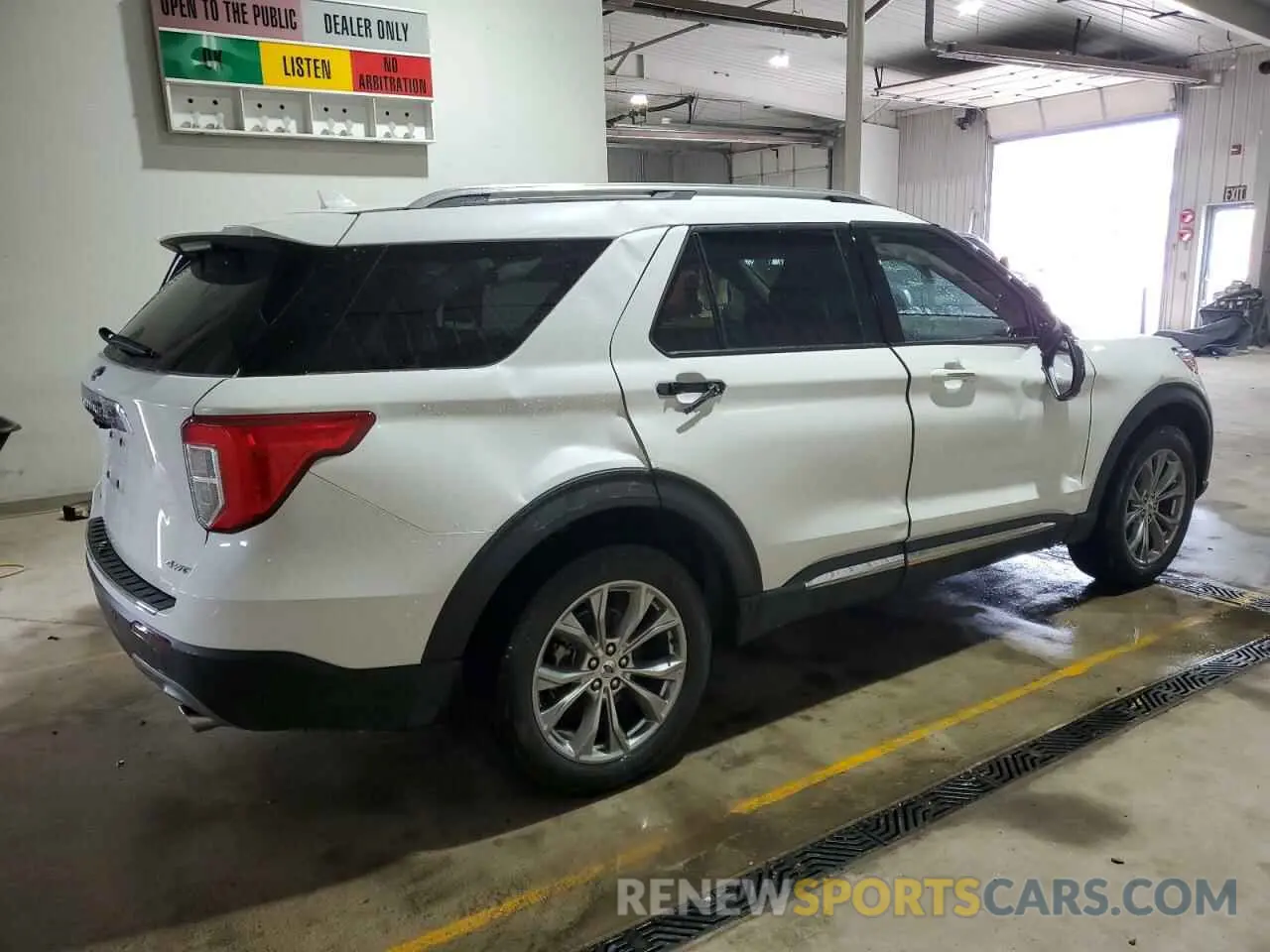 3 Фотография поврежденного автомобиля 1FMSK8FH2NGB27972 FORD EXPLORER 2022