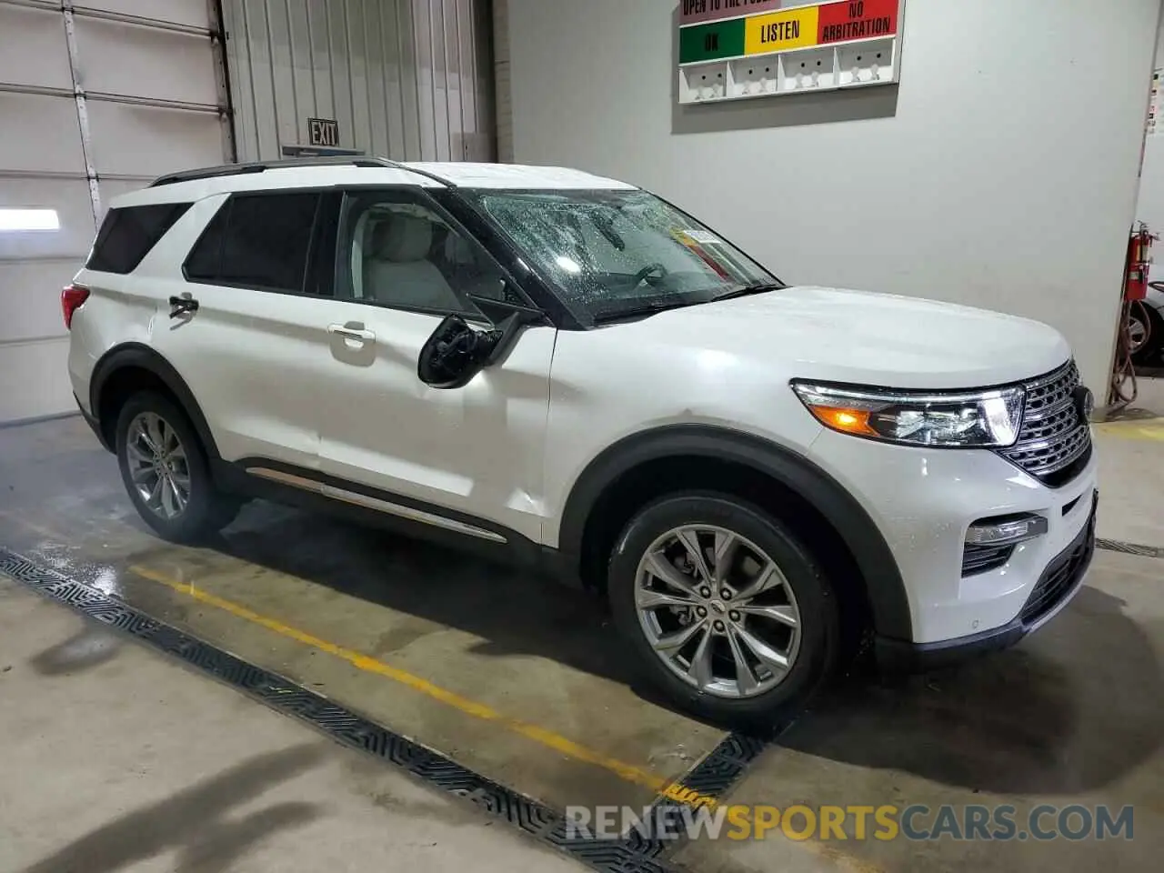 4 Фотография поврежденного автомобиля 1FMSK8FH2NGB27972 FORD EXPLORER 2022