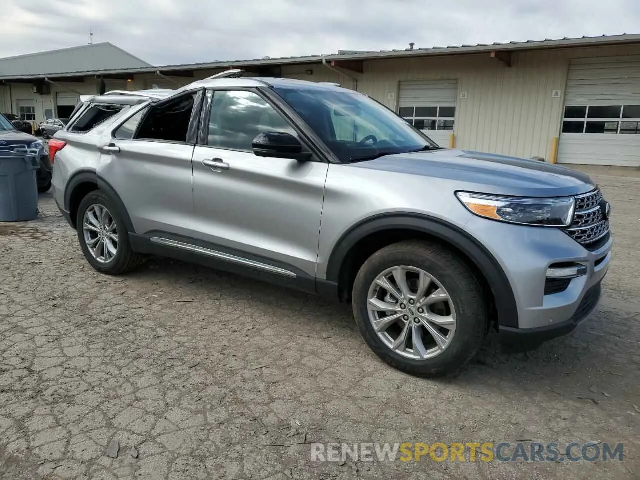 4 Photograph of a damaged car 1FMSK8FH4NGB01499 FORD EXPLORER 2022