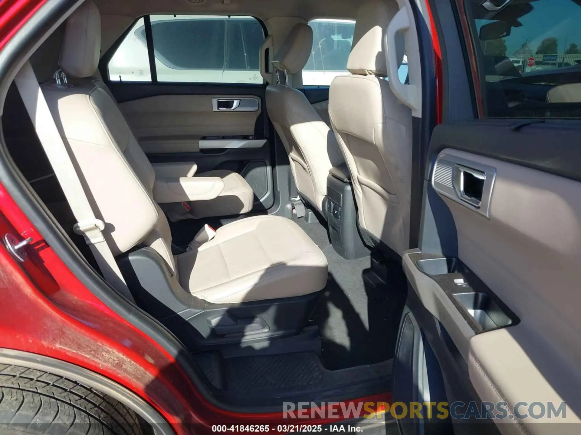 8 Photograph of a damaged car 1FMSK8FH7NGB78268 FORD EXPLORER 2022