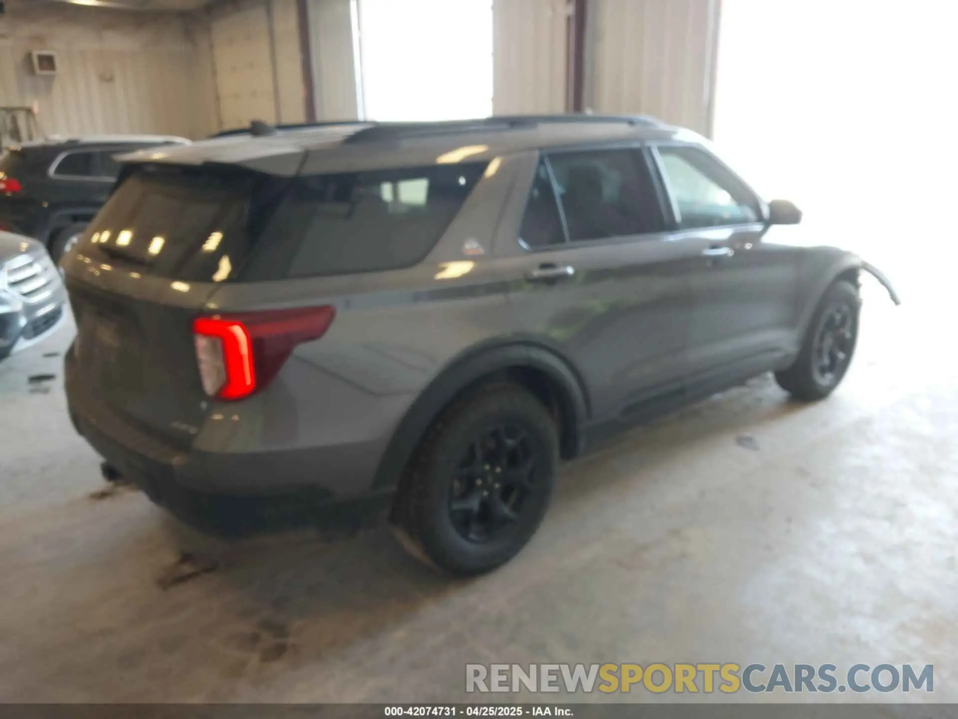 4 Photograph of a damaged car 1FMSK8JH1NGA67738 FORD EXPLORER 2022