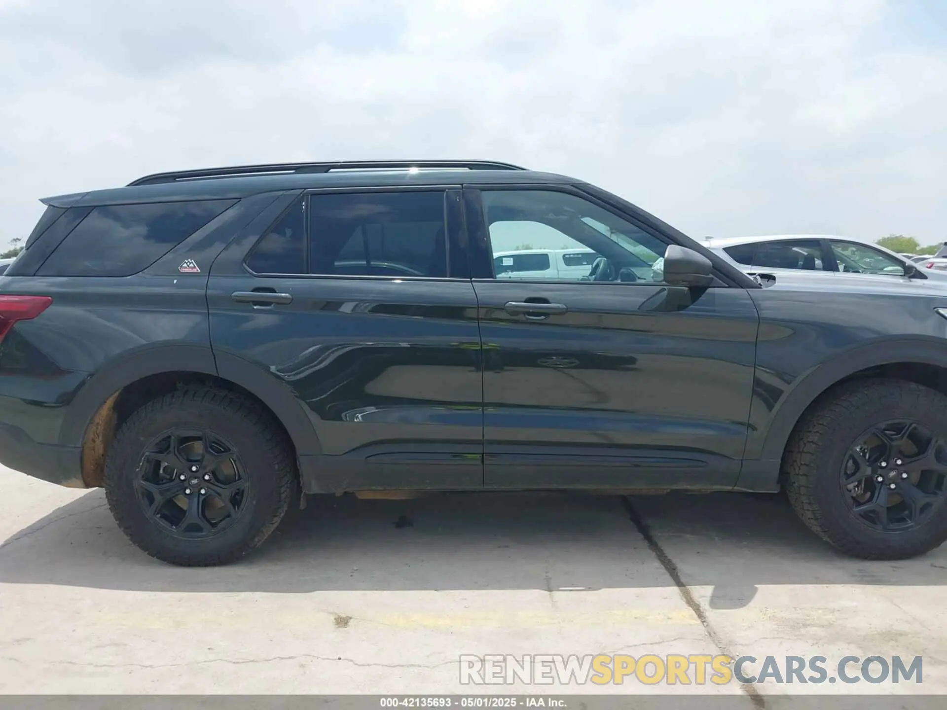 13 Photograph of a damaged car 1FMSK8JH6NGC15107 FORD EXPLORER 2022