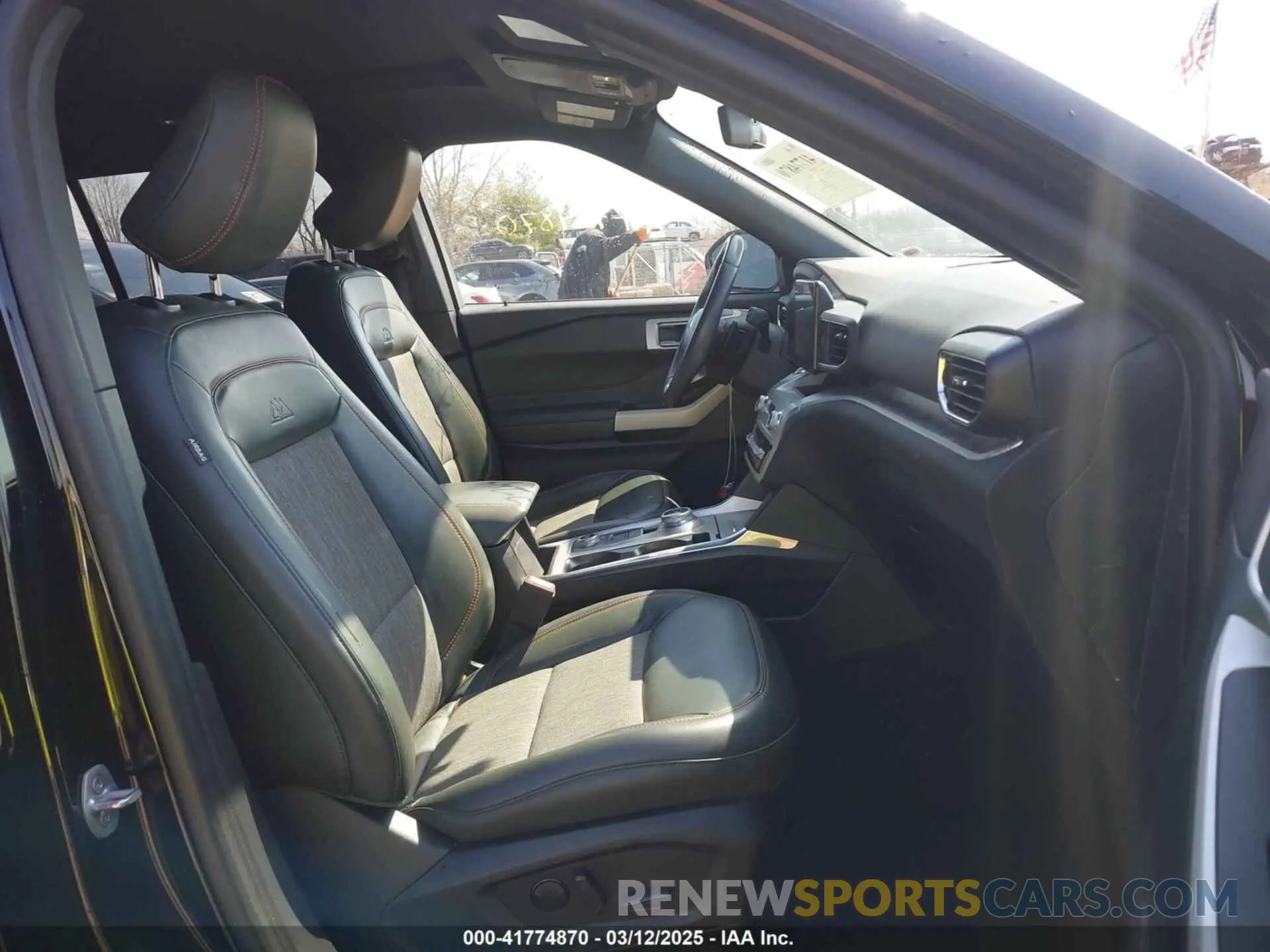 5 Фотография поврежденного автомобиля 1FMSK8JH7NGB10365 FORD EXPLORER 2022