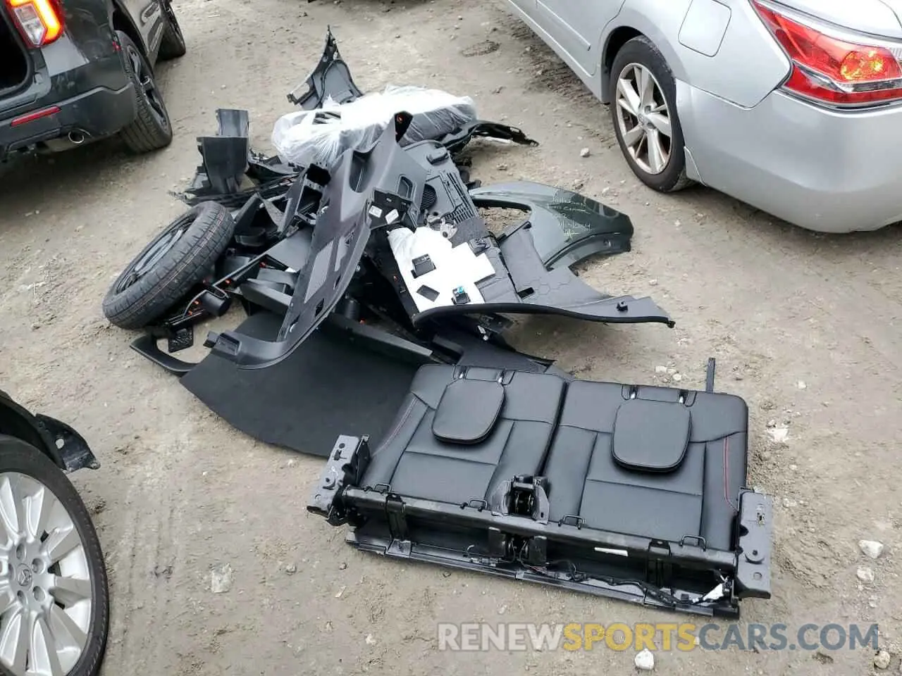 13 Photograph of a damaged car 1FMSK8KH5NGC11869 FORD EXPLORER 2022