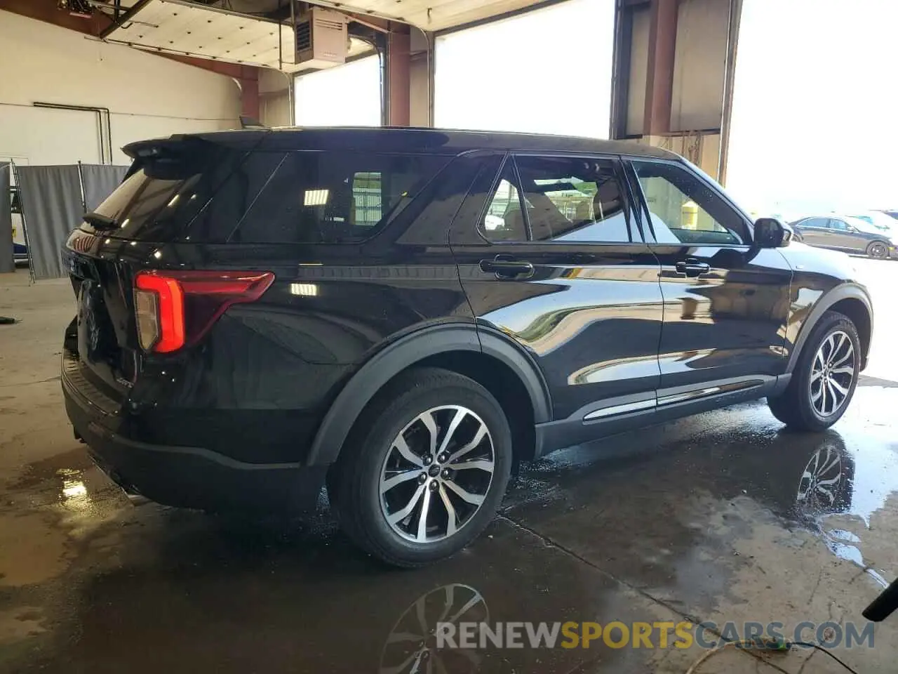 3 Photograph of a damaged car 1FMSK8KHXNGA19797 FORD EXPLORER 2022