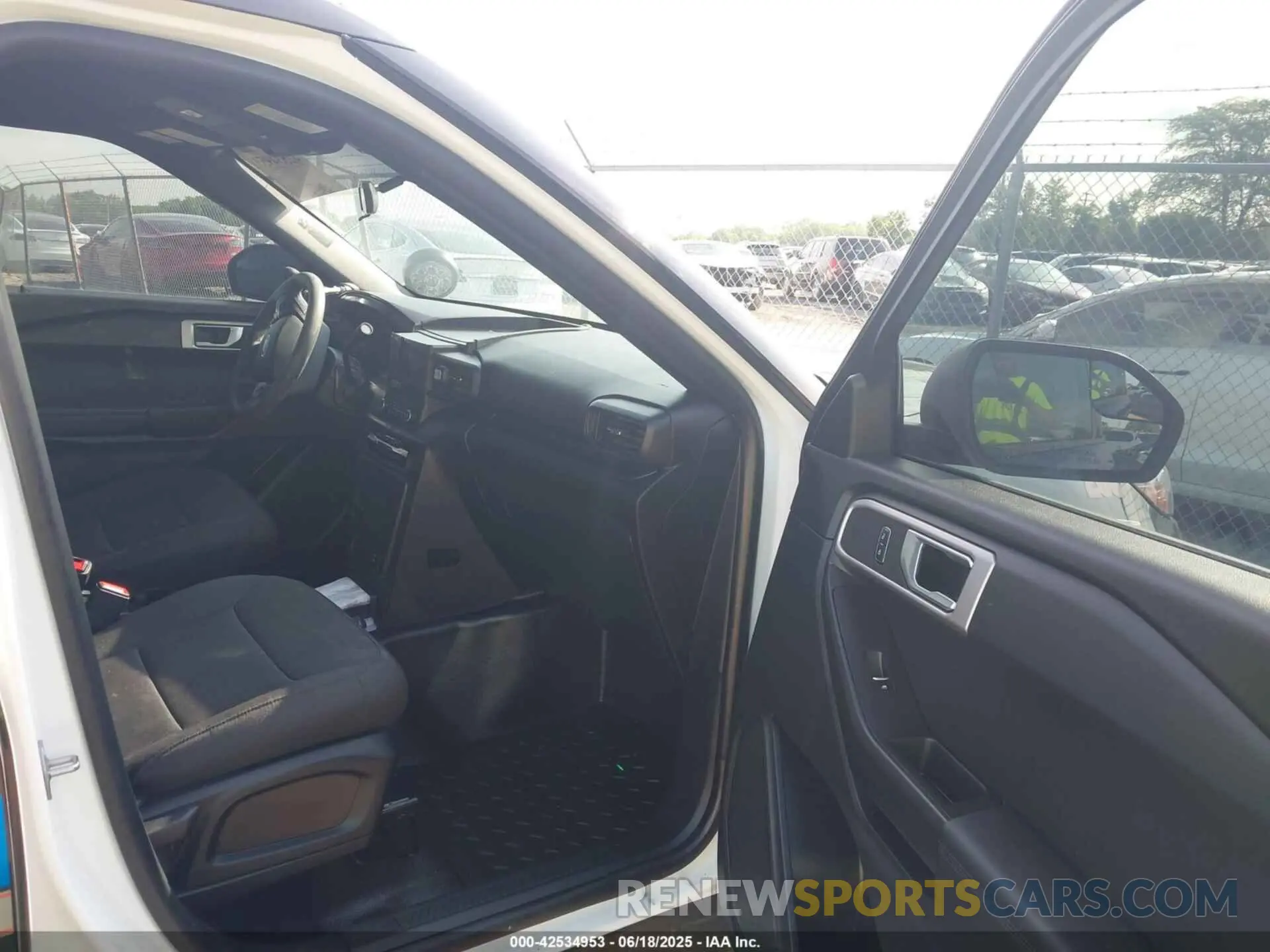5 Фотография поврежденного автомобиля 1FM5K8AB4PGA81659 FORD EXPLORER 2023