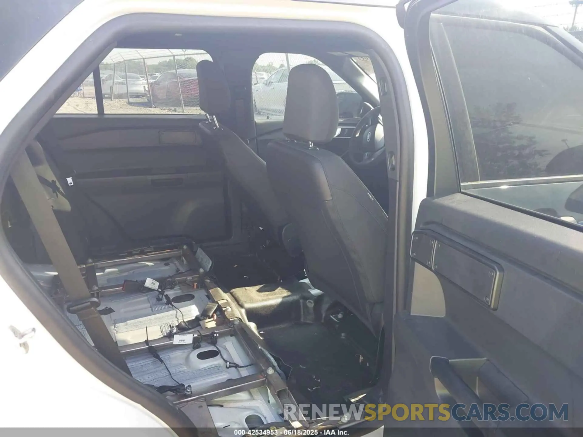8 Фотография поврежденного автомобиля 1FM5K8AB4PGA81659 FORD EXPLORER 2023