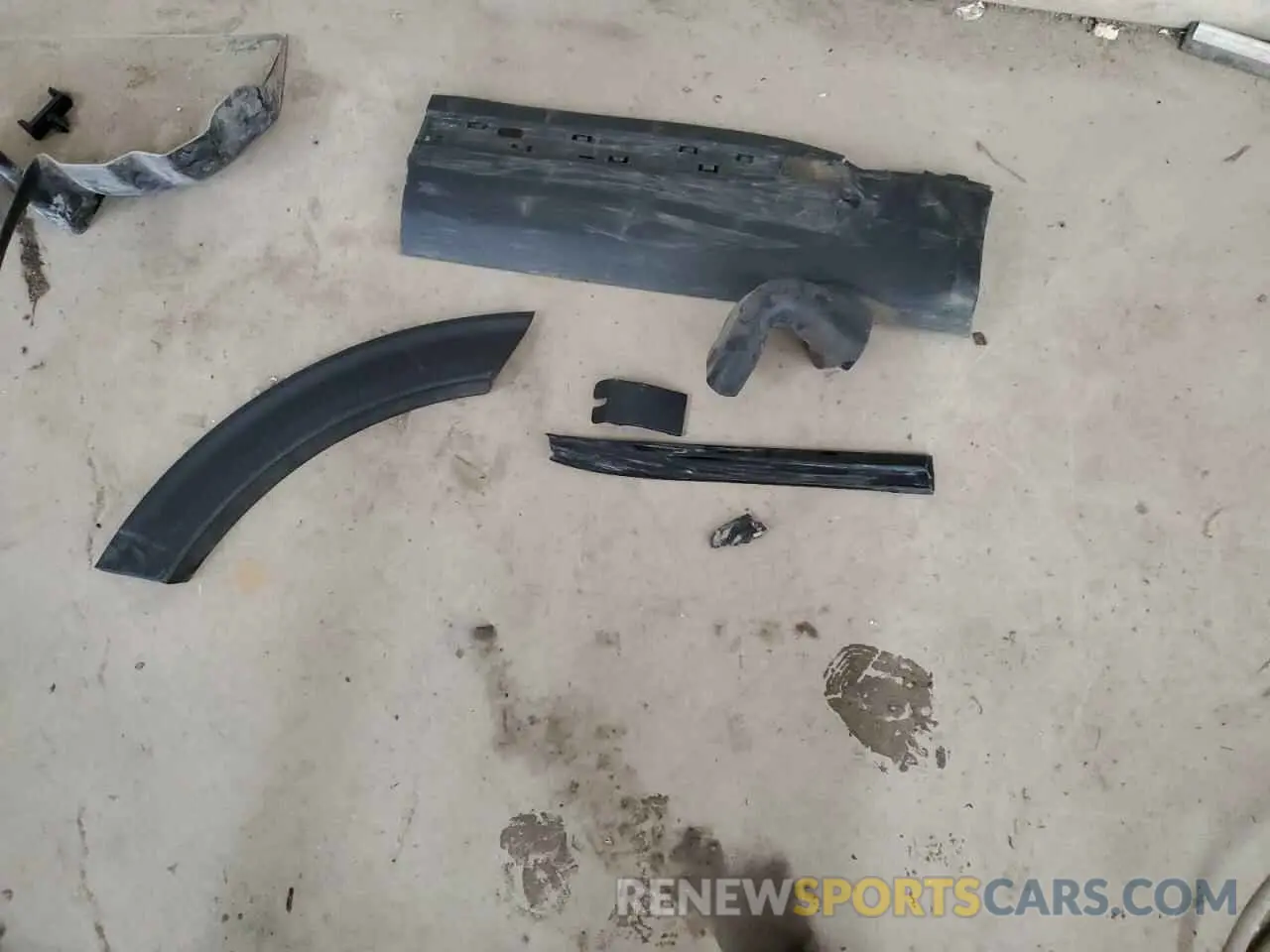 13 Photograph of a damaged car 1FM5K8GC2PGC23216 FORD EXPLORER 2023