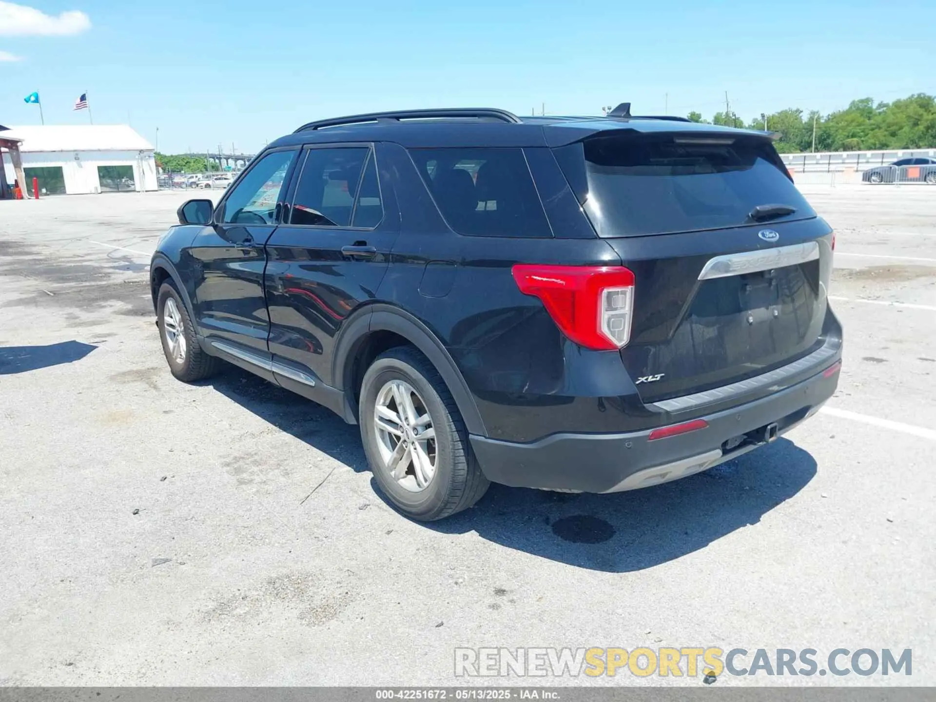 3 Photograph of a damaged car 1FMSK7DH0PGA83874 FORD EXPLORER 2023