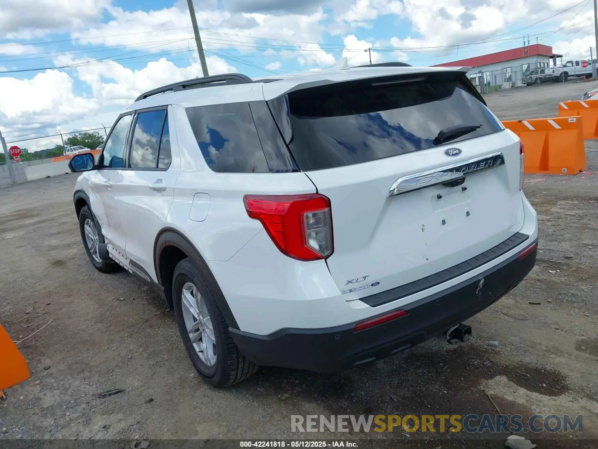 3 Photograph of a damaged car 1FMSK7DH3PGC33167 FORD EXPLORER 2023