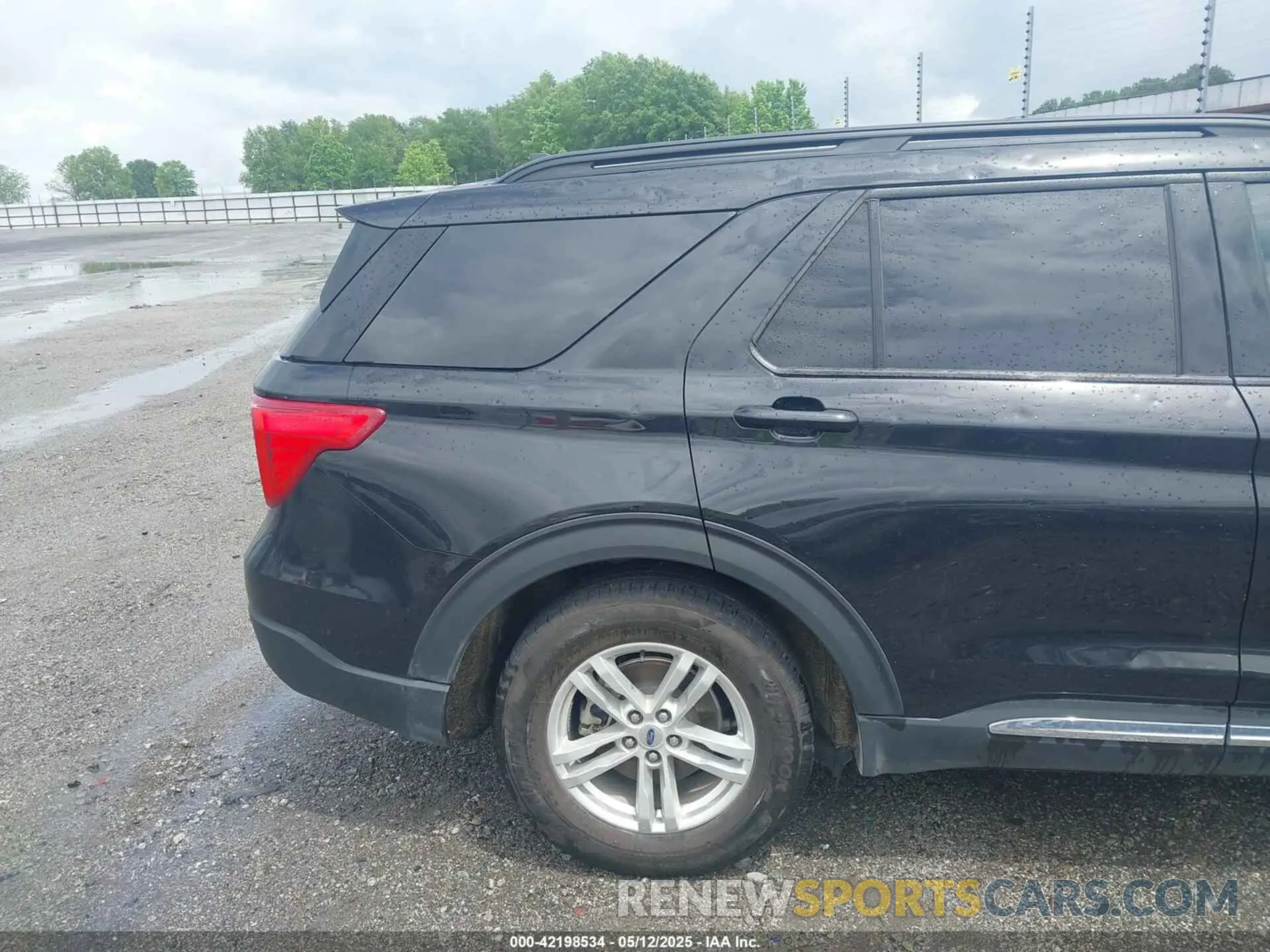 18 Photograph of a damaged car 1FMSK7DH6PGB06591 FORD EXPLORER 2023