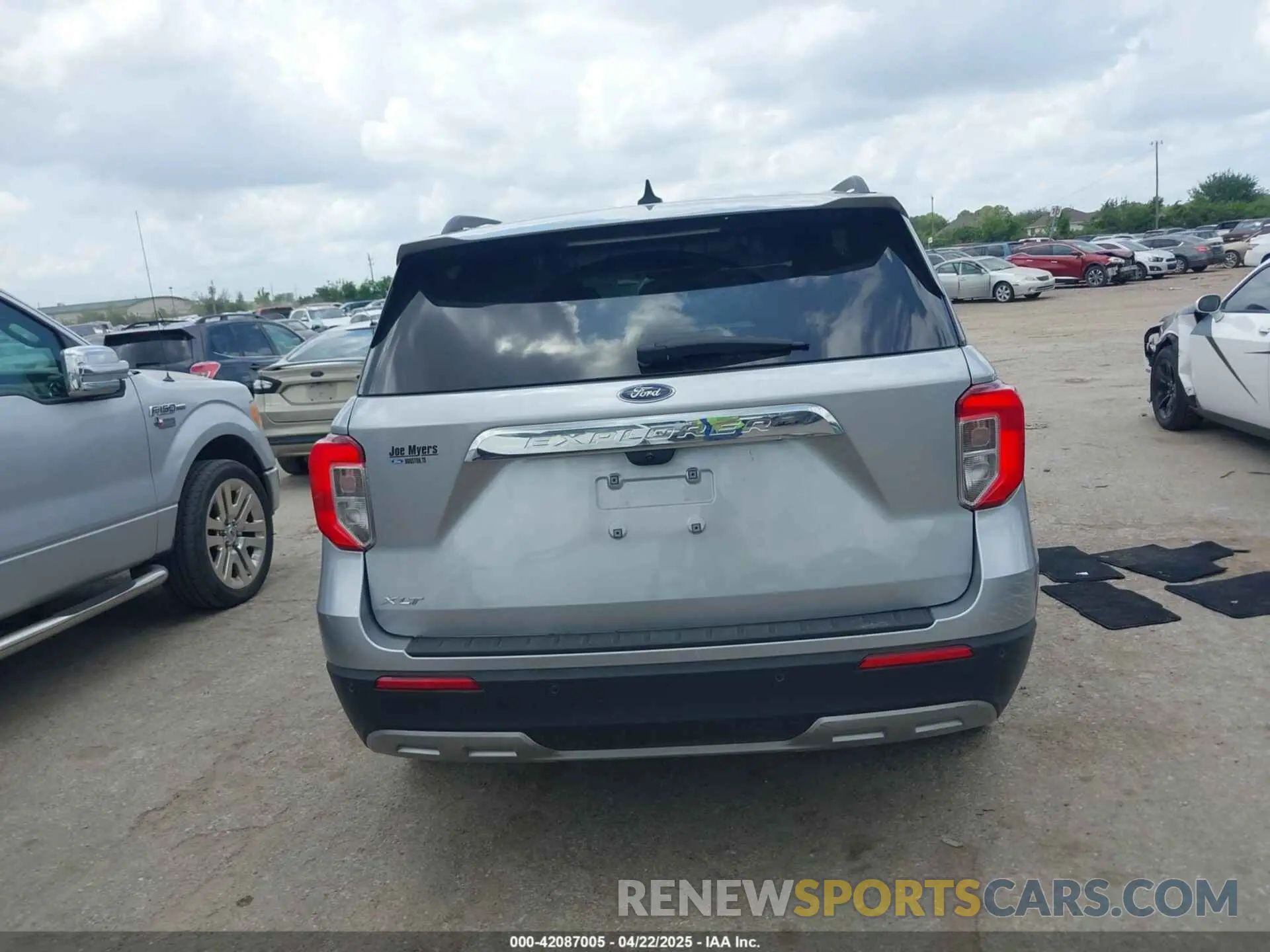 17 Photograph of a damaged car 1FMSK7DH7PGC25301 FORD EXPLORER 2023