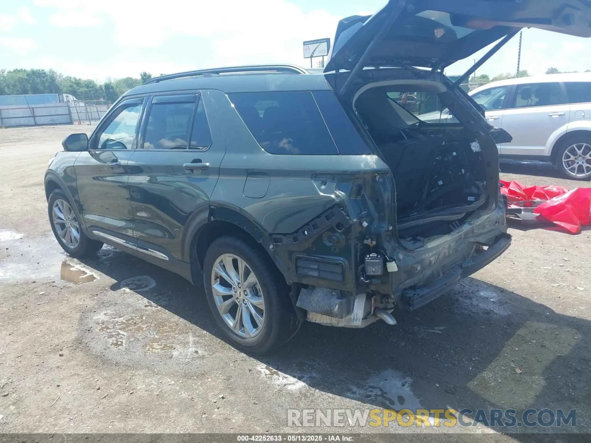 3 Photograph of a damaged car 1FMSK7DH7PGC37612 FORD EXPLORER 2023