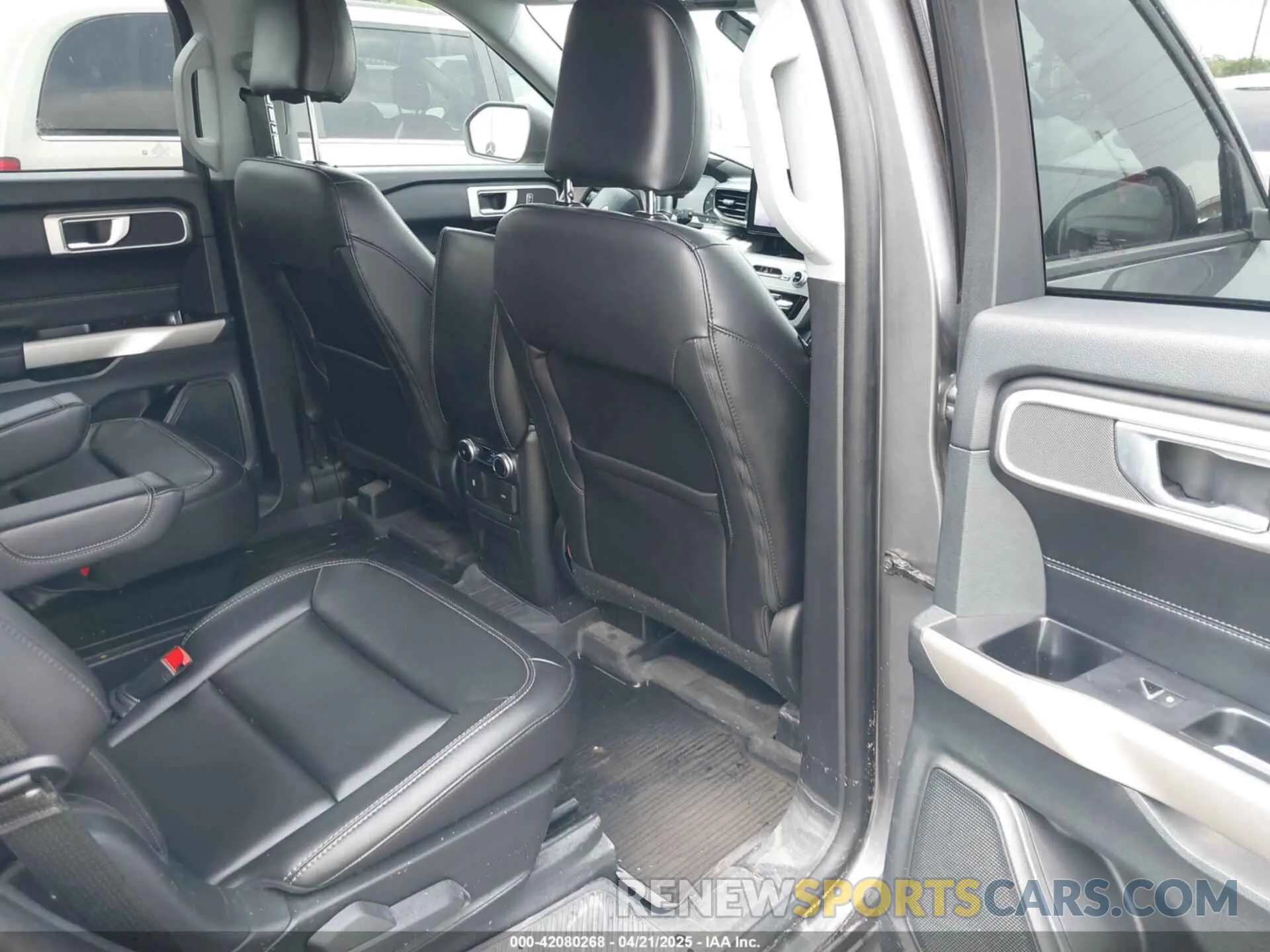 8 Photograph of a damaged car 1FMSK7DH8PGB81017 FORD EXPLORER 2023
