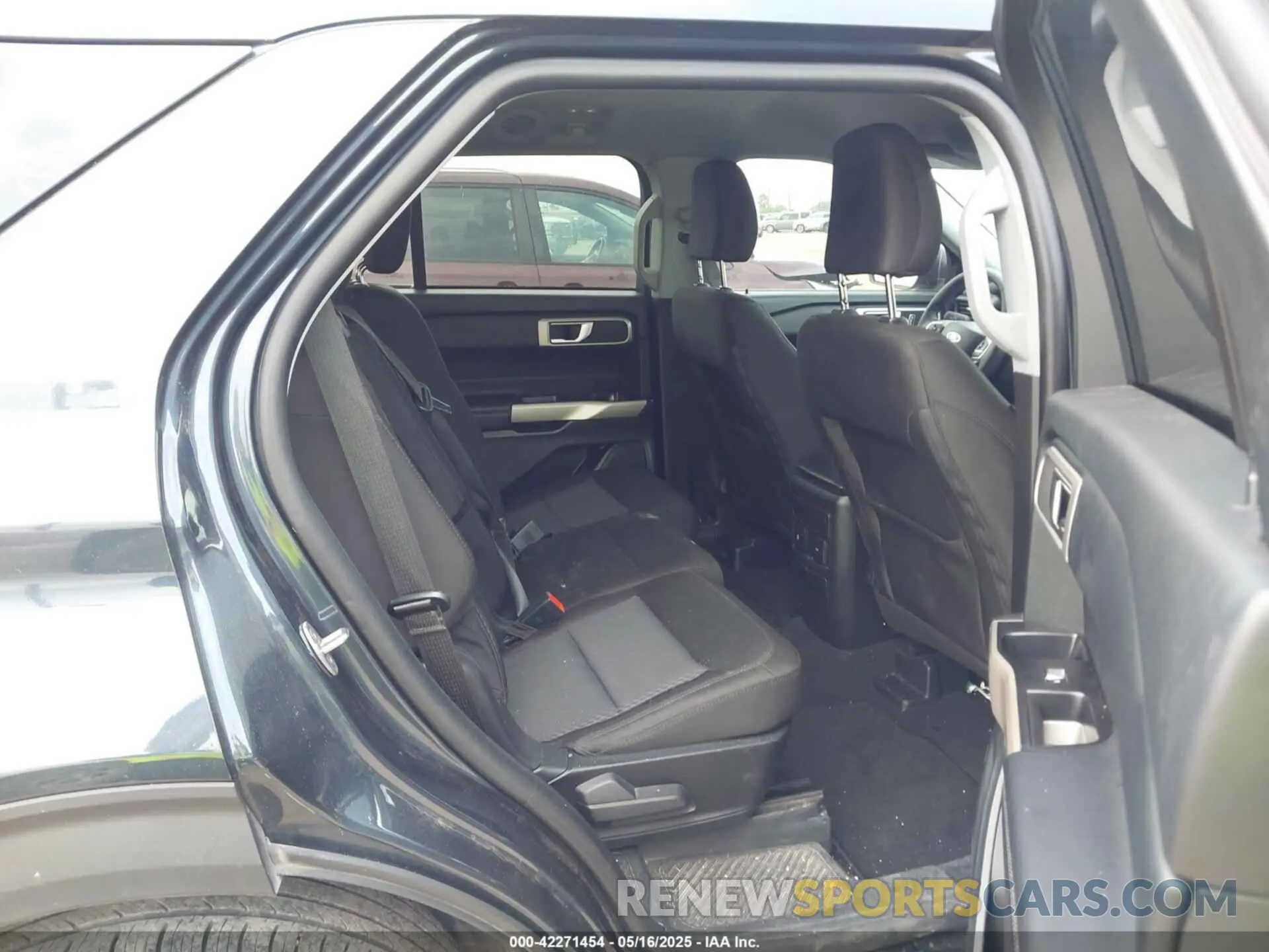 8 Photograph of a damaged car 1FMSK7DH9PGB87649 FORD EXPLORER 2023