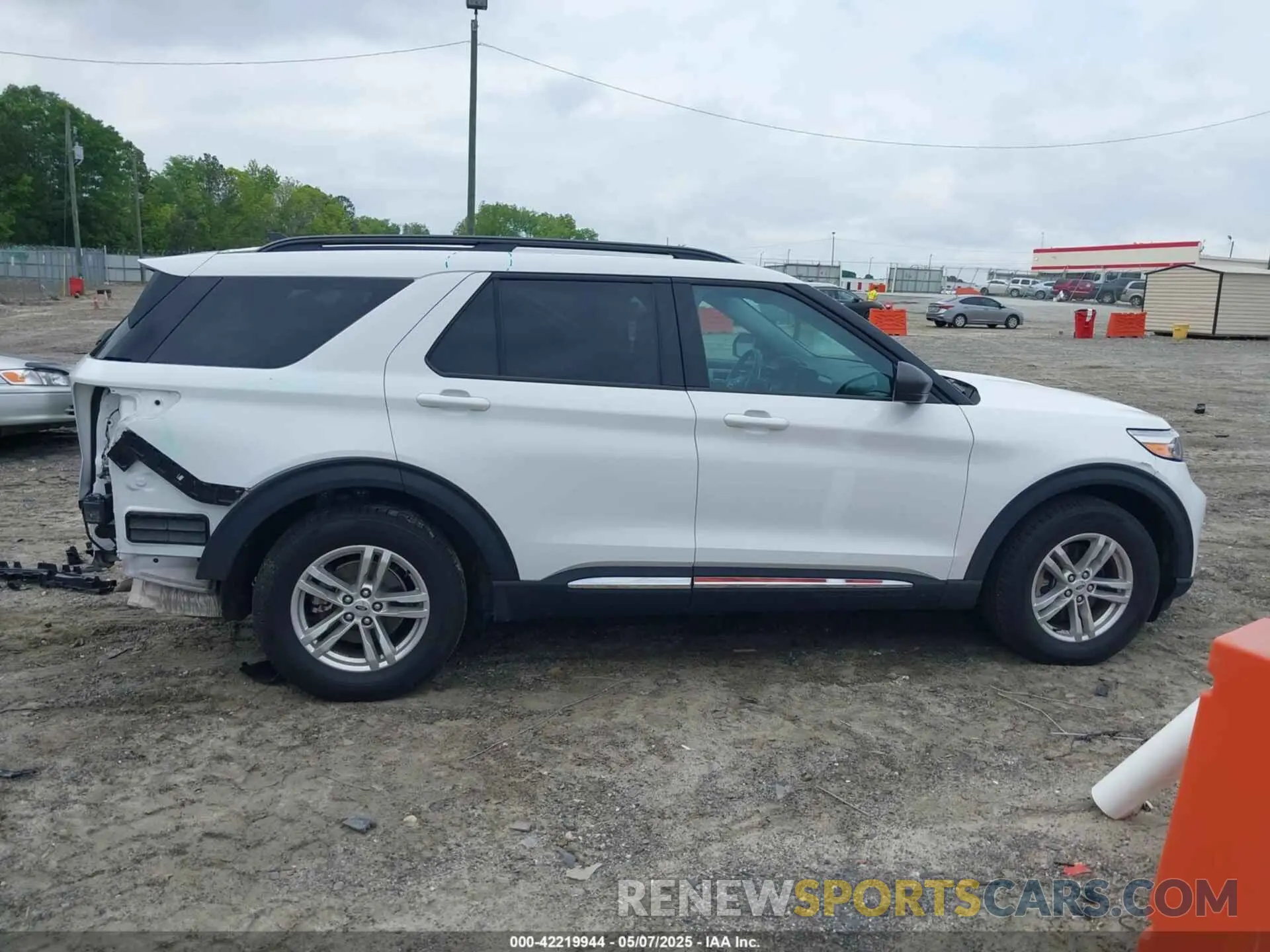 14 Photograph of a damaged car 1FMSK7DHXPGA02976 FORD EXPLORER 2023
