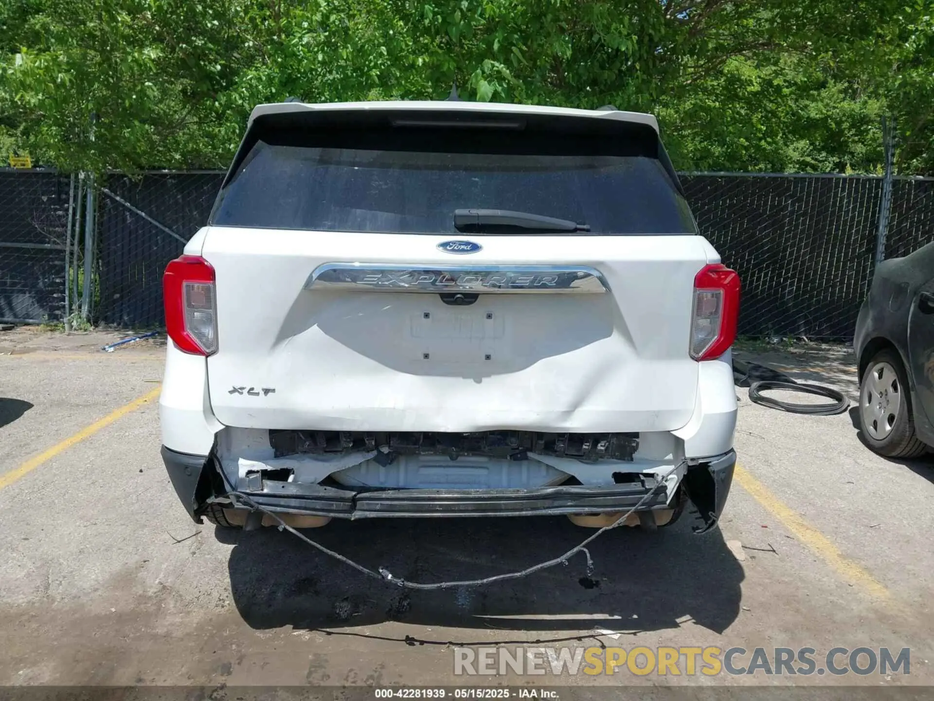 17 Photograph of a damaged car 1FMSK7DHXPGB18937 FORD EXPLORER 2023