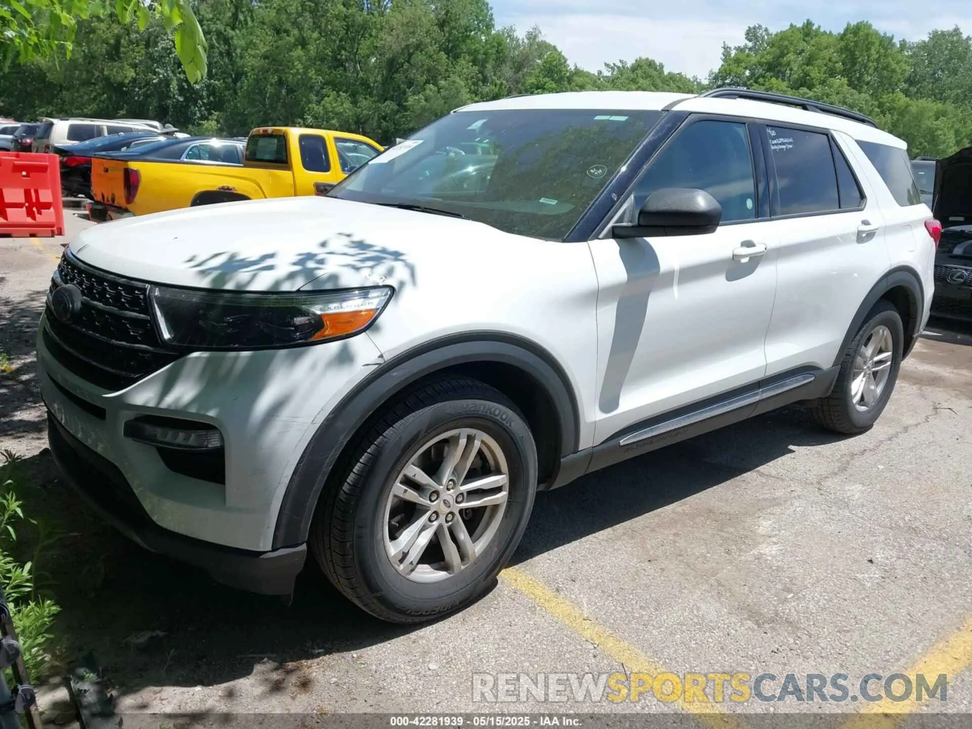 2 Photograph of a damaged car 1FMSK7DHXPGB18937 FORD EXPLORER 2023