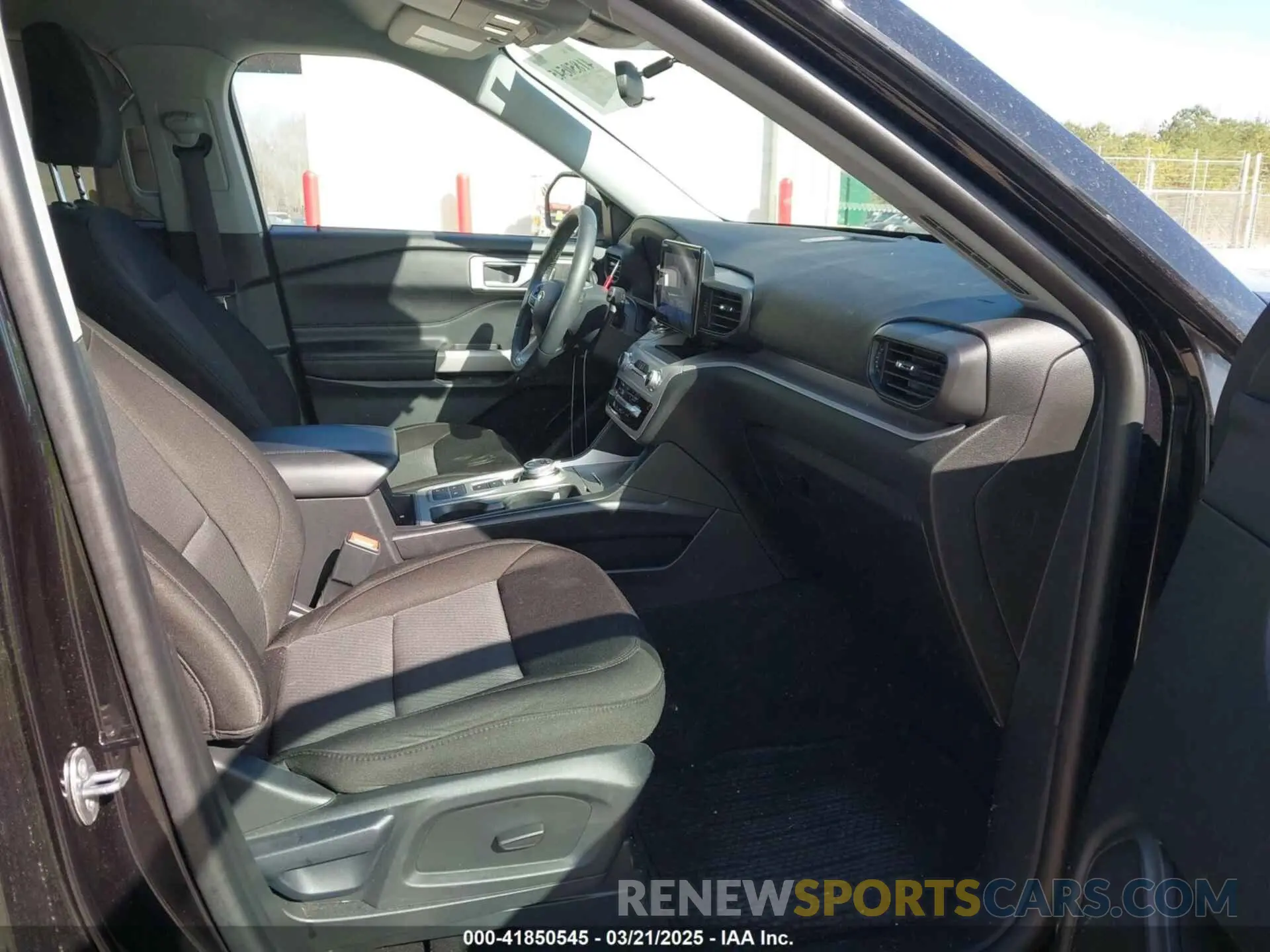 5 Photograph of a damaged car 1FMSK7DHXPGC10226 FORD EXPLORER 2023
