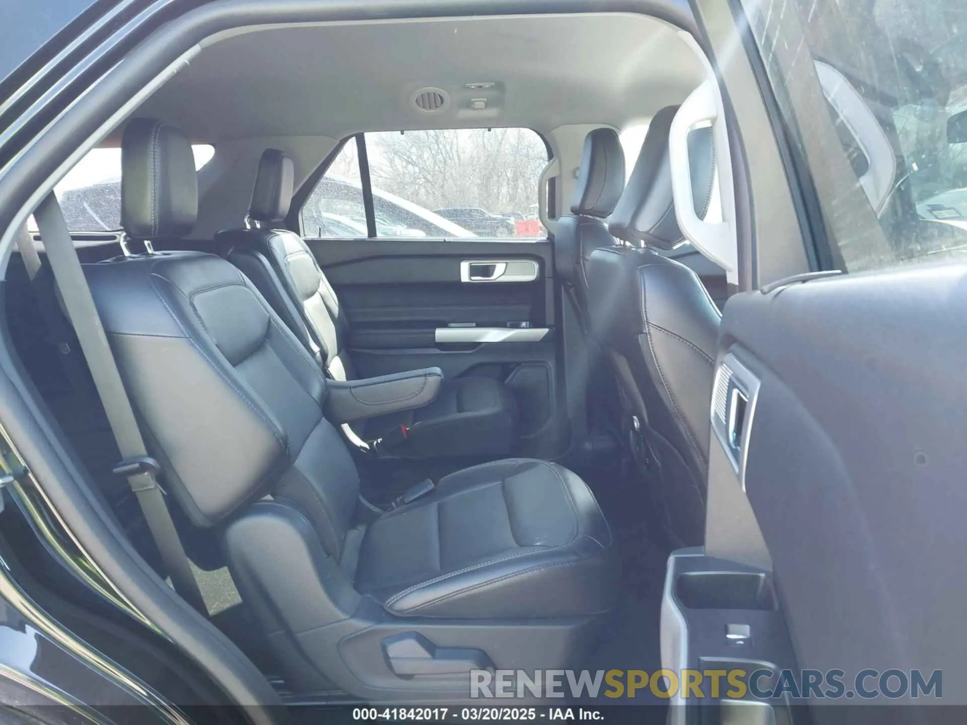 8 Фотография поврежденного автомобиля 1FMSK7FH3PGA57752 FORD EXPLORER 2023