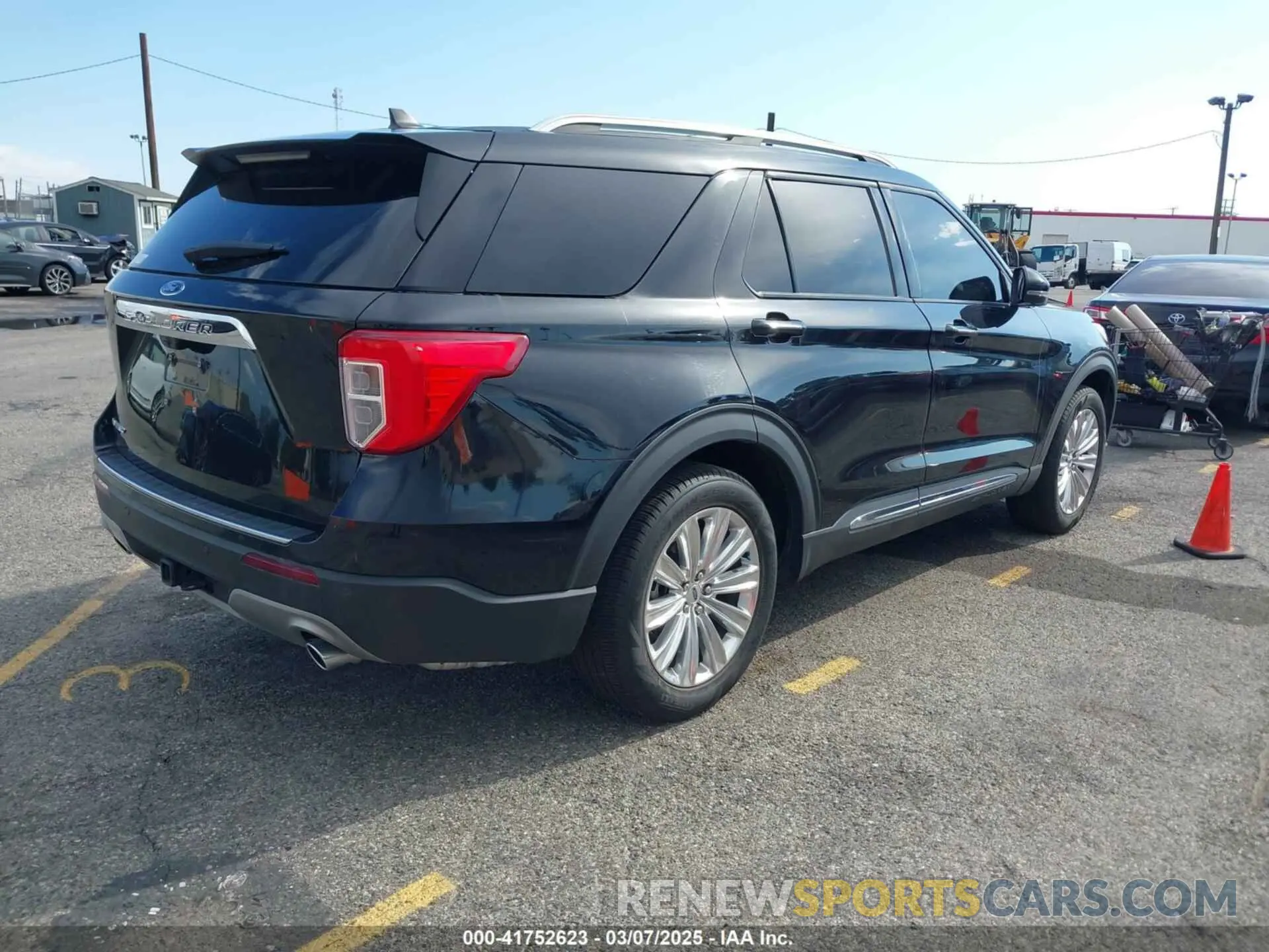 4 Photograph of a damaged car 1FMSK7FH5PGA76352 FORD EXPLORER 2023