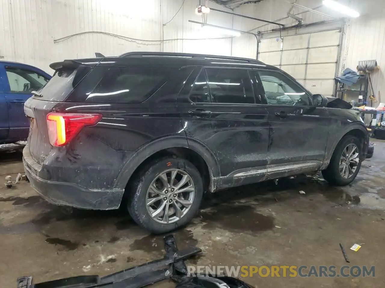 3 Фотография поврежденного автомобиля 1FMSK8DH0PGA16102 FORD EXPLORER 2023