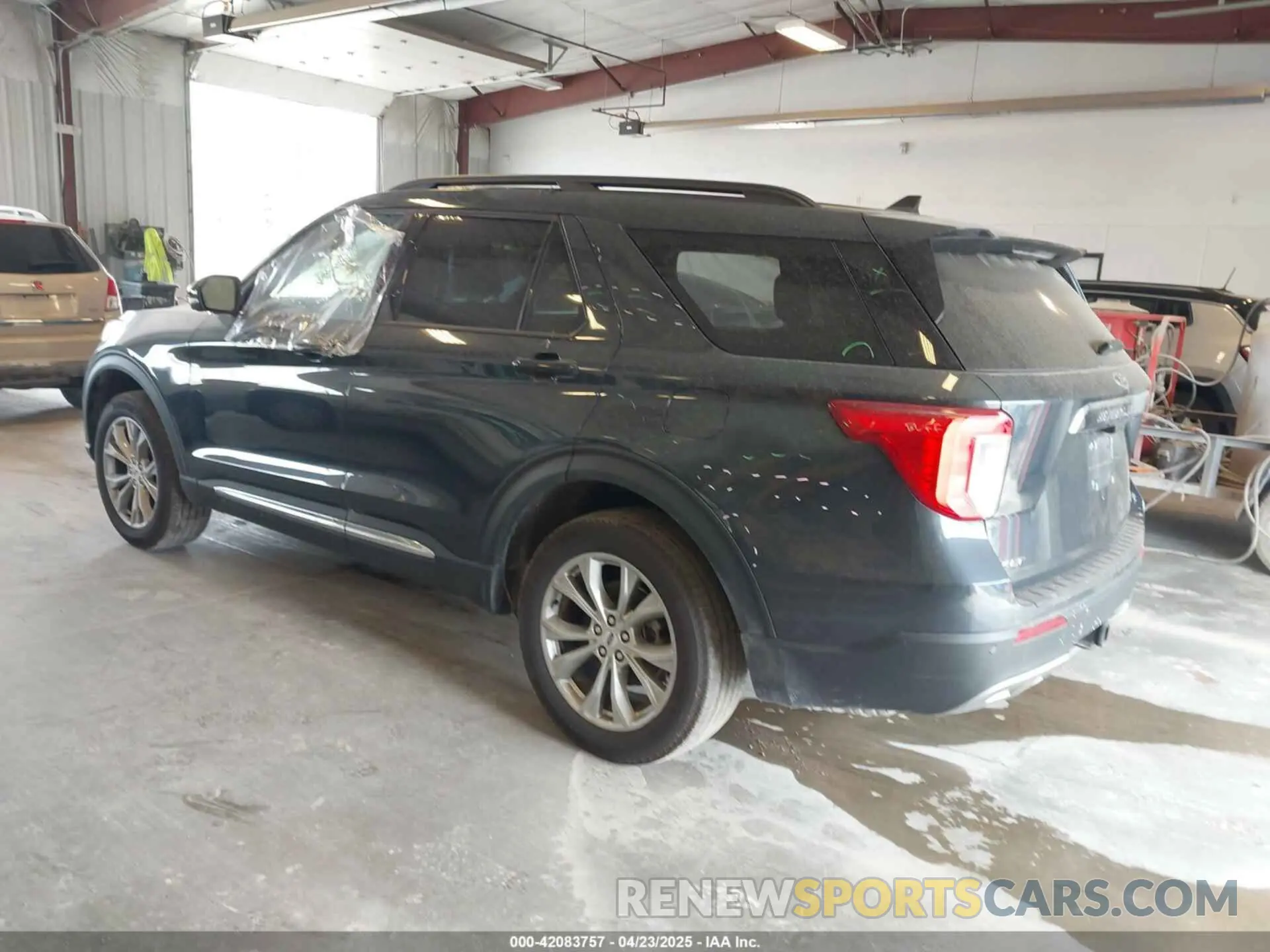 3 Фотография поврежденного автомобиля 1FMSK8DH2PGA78746 FORD EXPLORER 2023