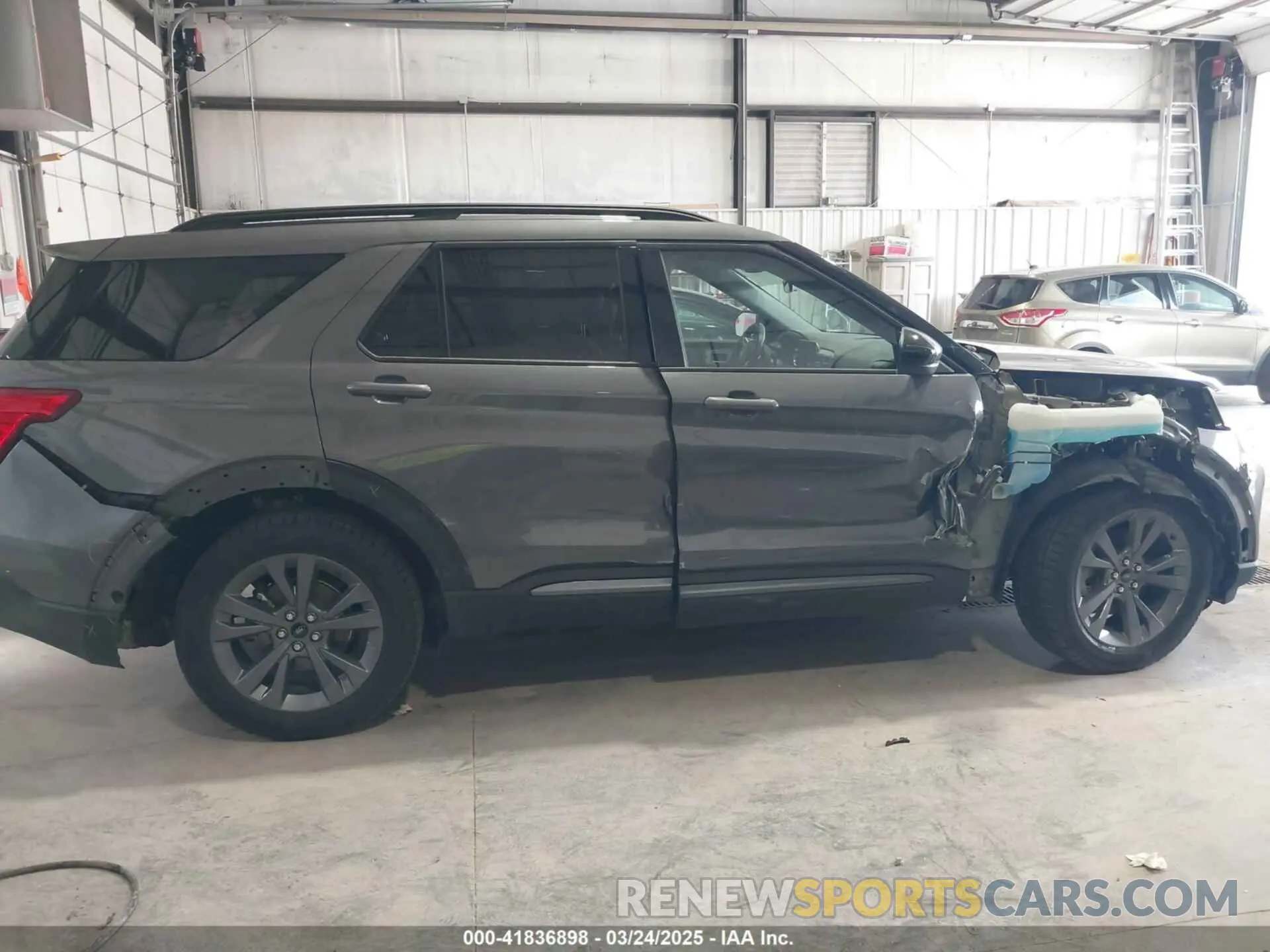 14 Photograph of a damaged car 1FMSK8DH4PGB32936 FORD EXPLORER 2023