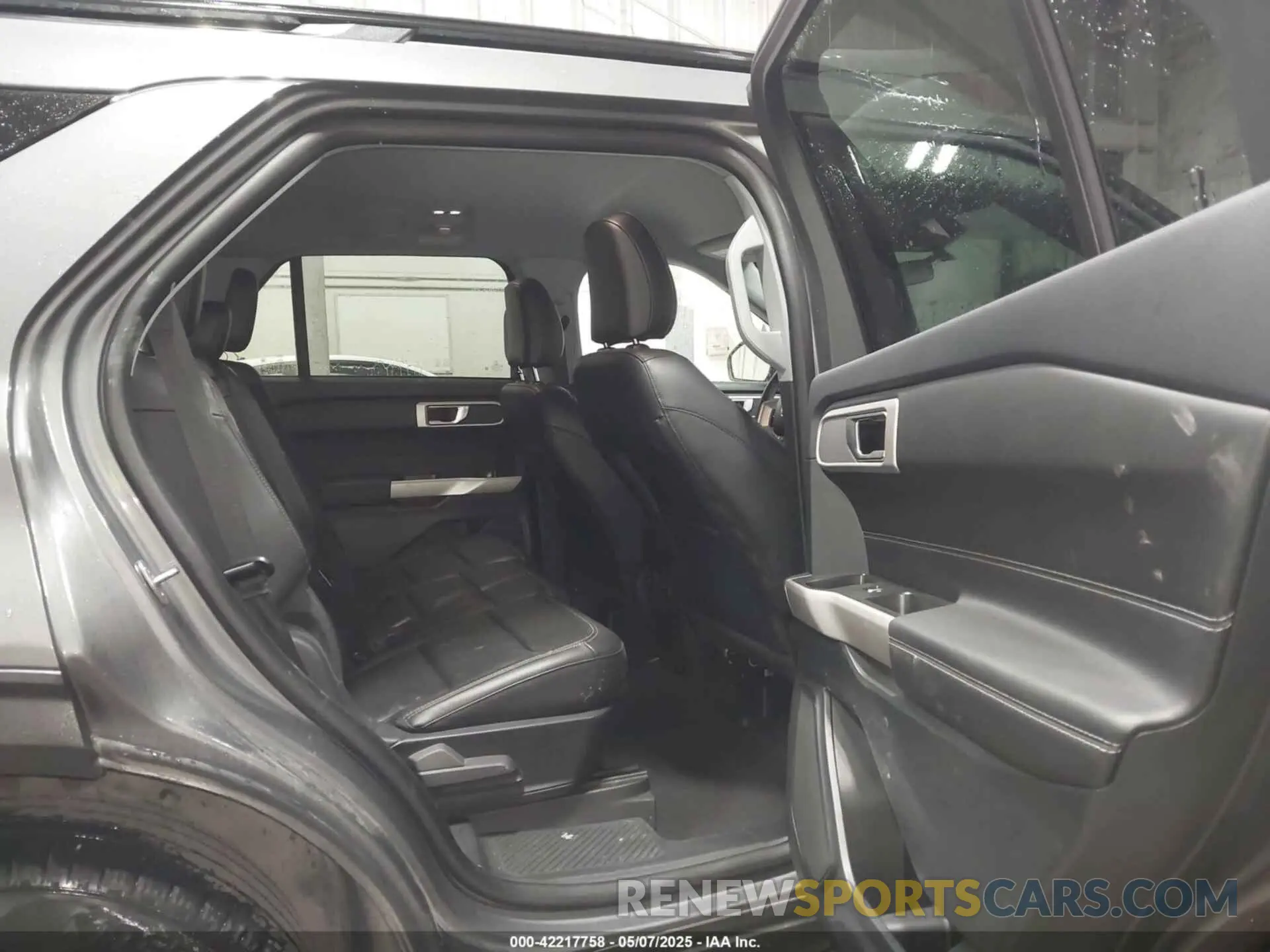 8 Photograph of a damaged car 1FMSK8DH6PGB44473 FORD EXPLORER 2023