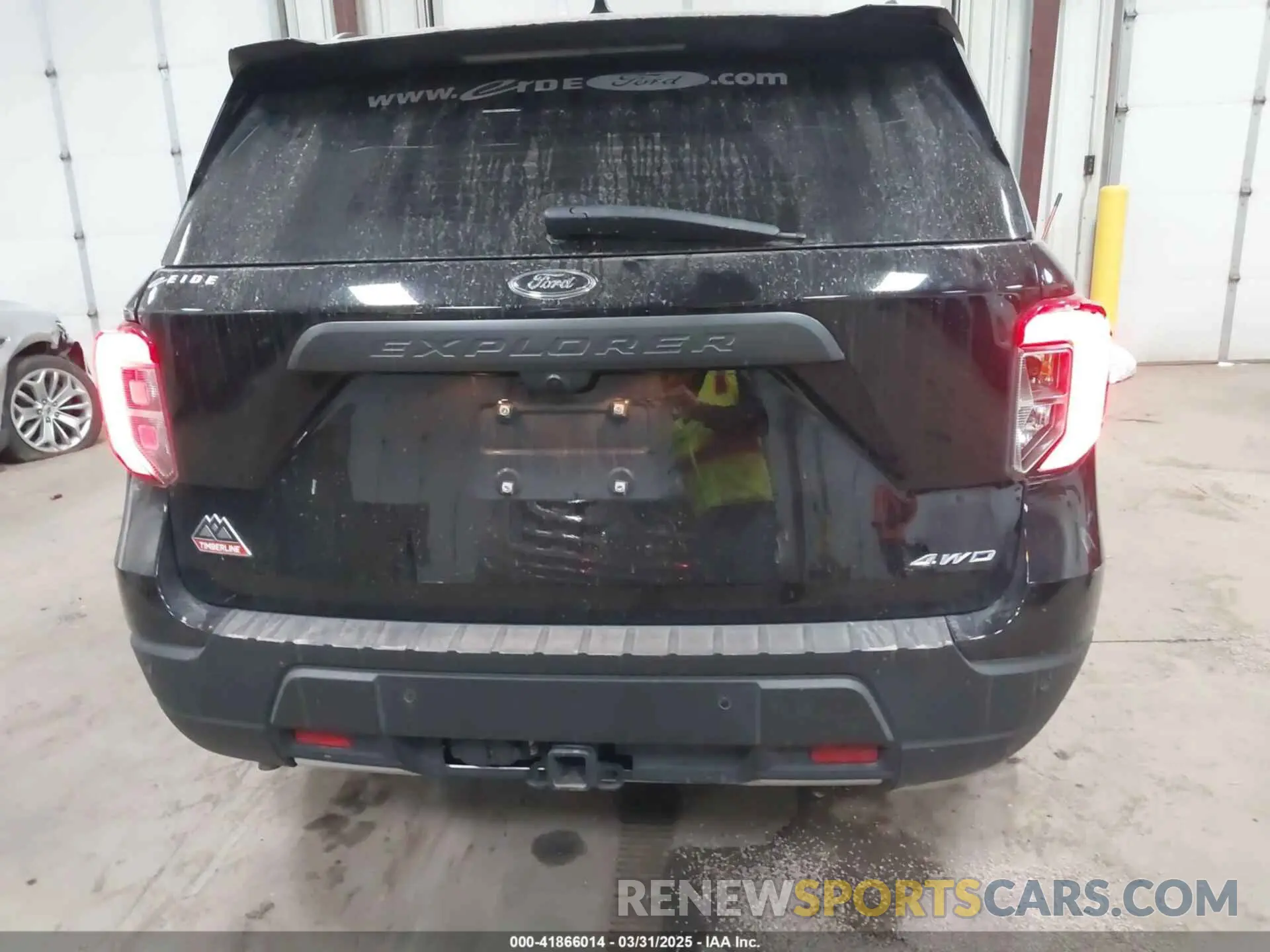 17 Photograph of a damaged car 1FMSK8JH4PGB80490 FORD EXPLORER 2023