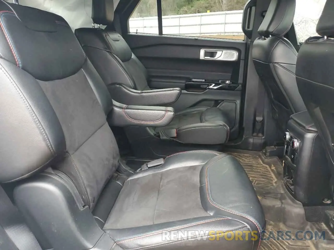11 Photograph of a damaged car 1FM5K8GCXRGA12283 FORD EXPLORER 2024