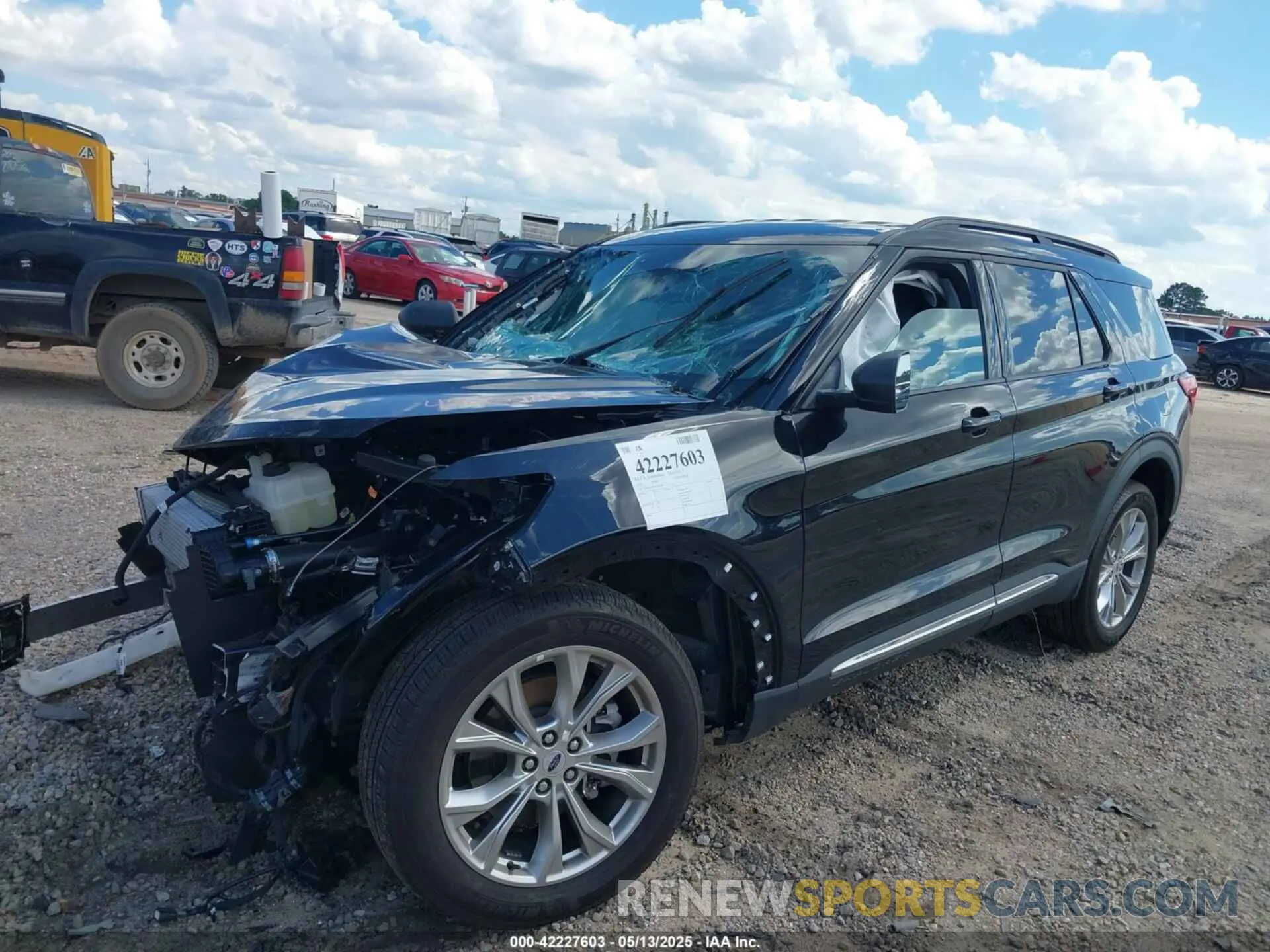 2 Photograph of a damaged car 1FMSK7DH0RGA83585 FORD EXPLORER 2024