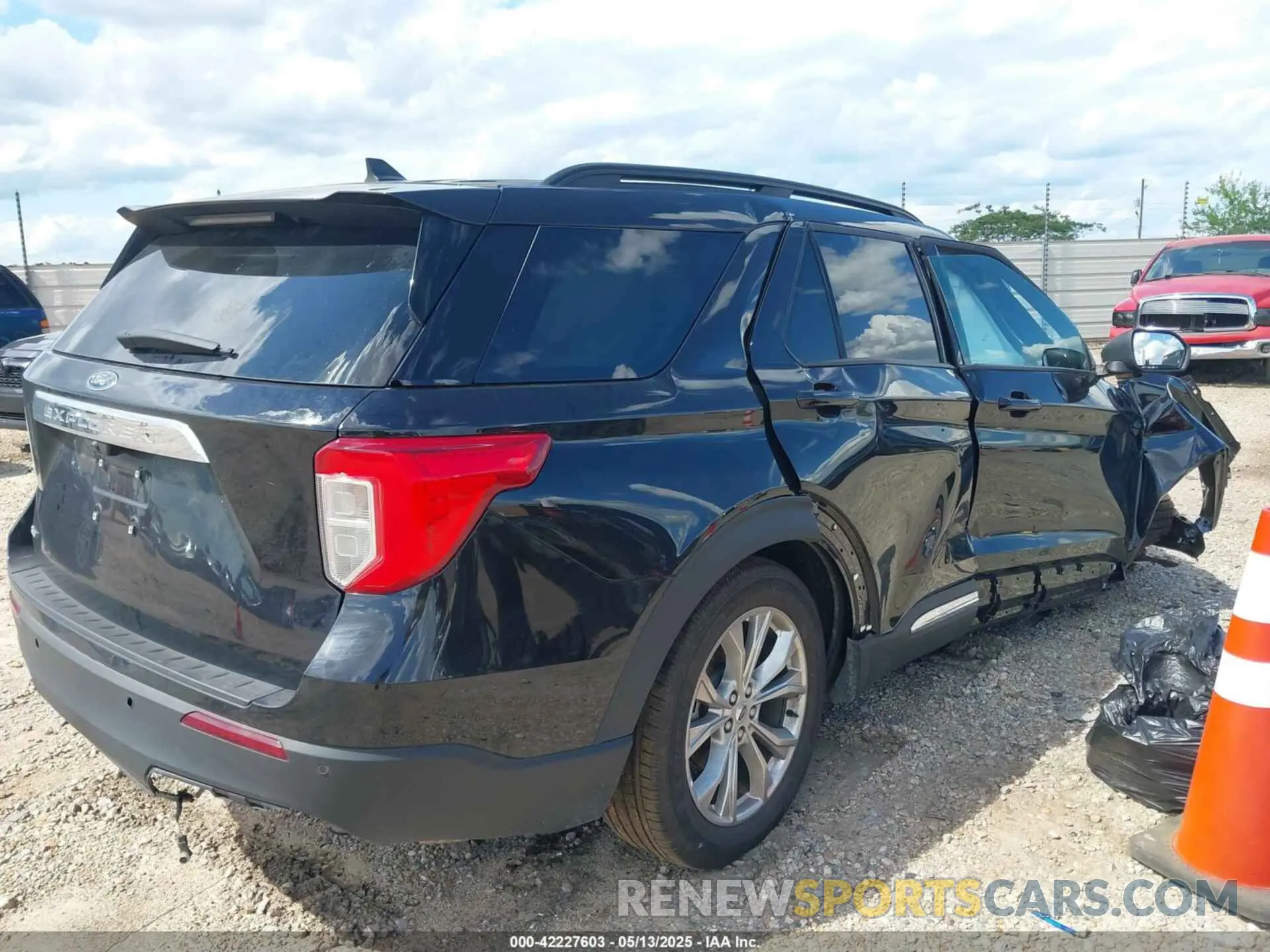 4 Photograph of a damaged car 1FMSK7DH0RGA83585 FORD EXPLORER 2024