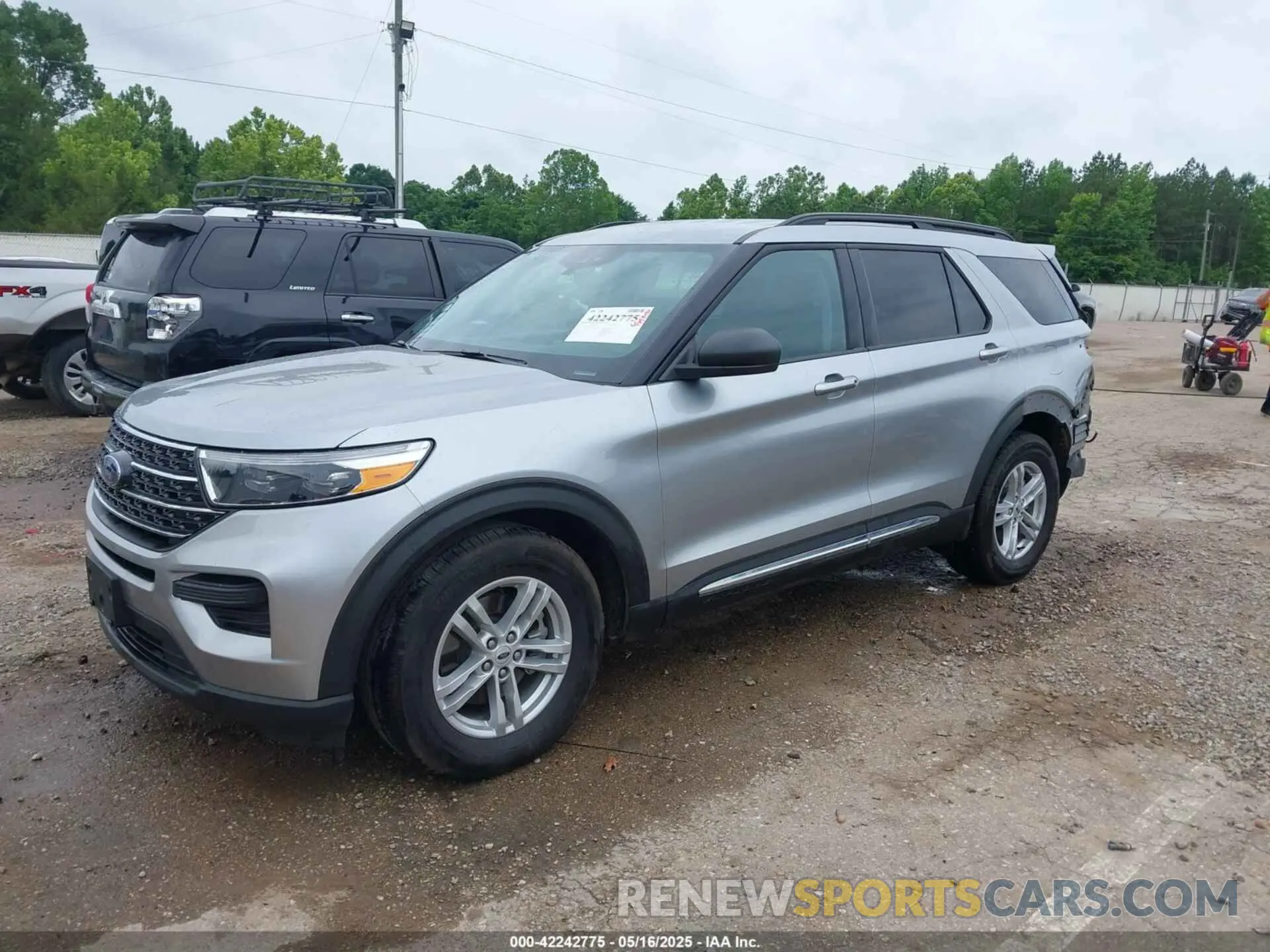 2 Photograph of a damaged car 1FMSK7DH1RGA69775 FORD EXPLORER 2024