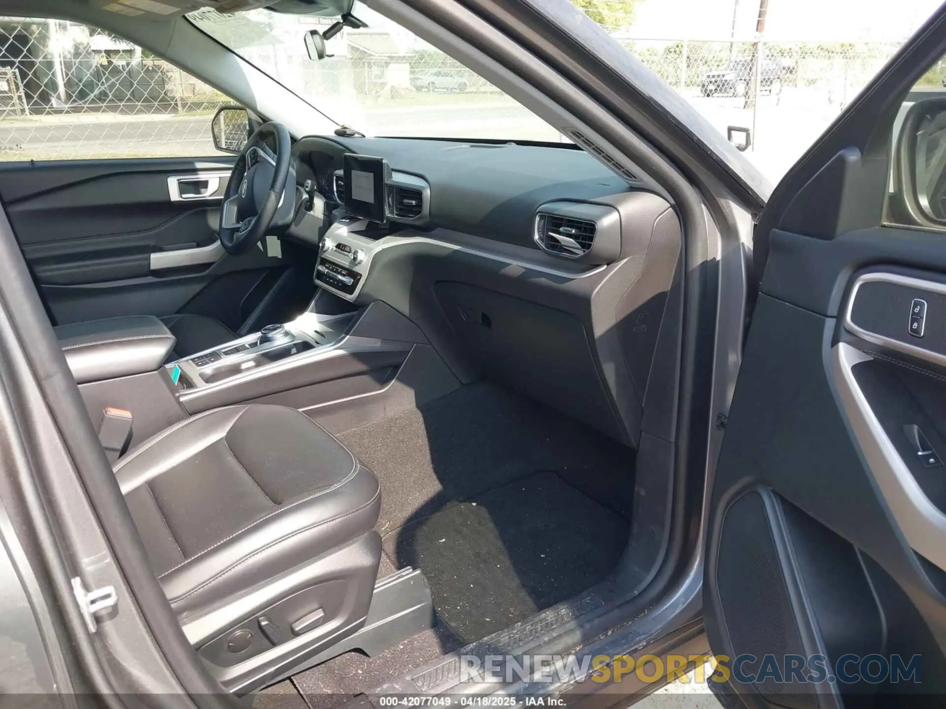5 Photograph of a damaged car 1FMSK7DHXRGA36466 FORD EXPLORER 2024