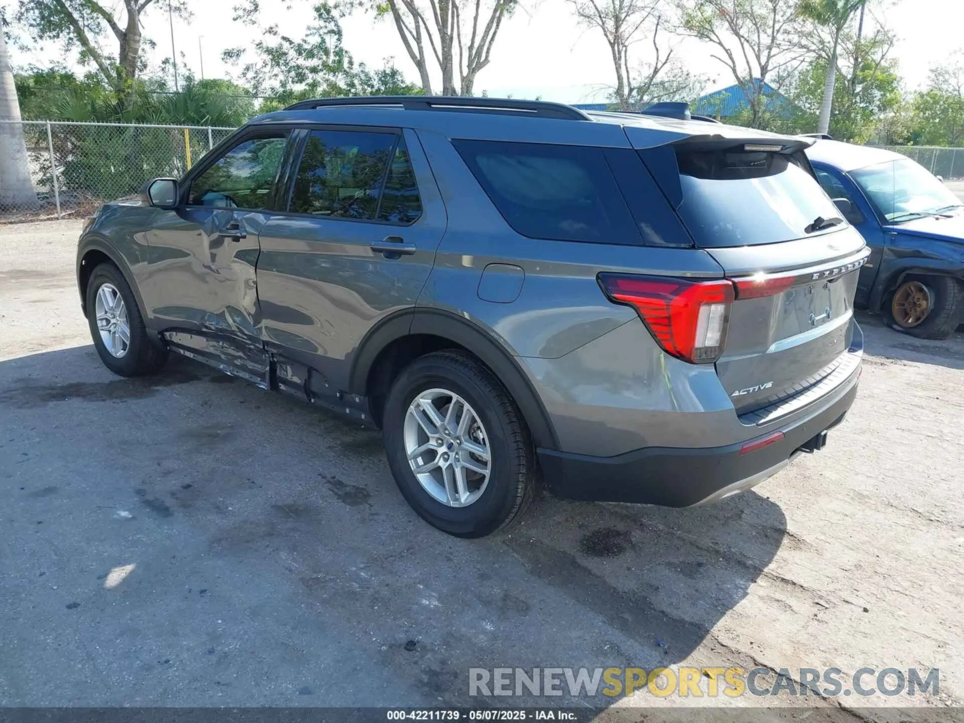3 Фотография поврежденного автомобиля 1FMUK7DH7SGA49643 FORD EXPLORER 2025