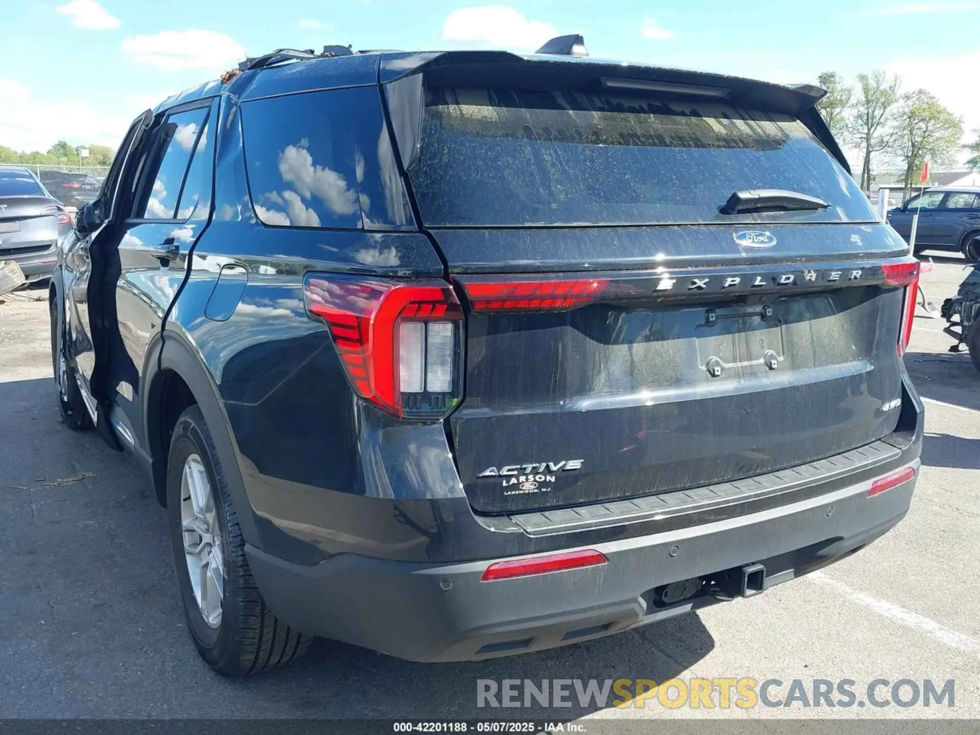 3 Photograph of a damaged car 1FMUK8DH0SGA20801 FORD EXPLORER 2025