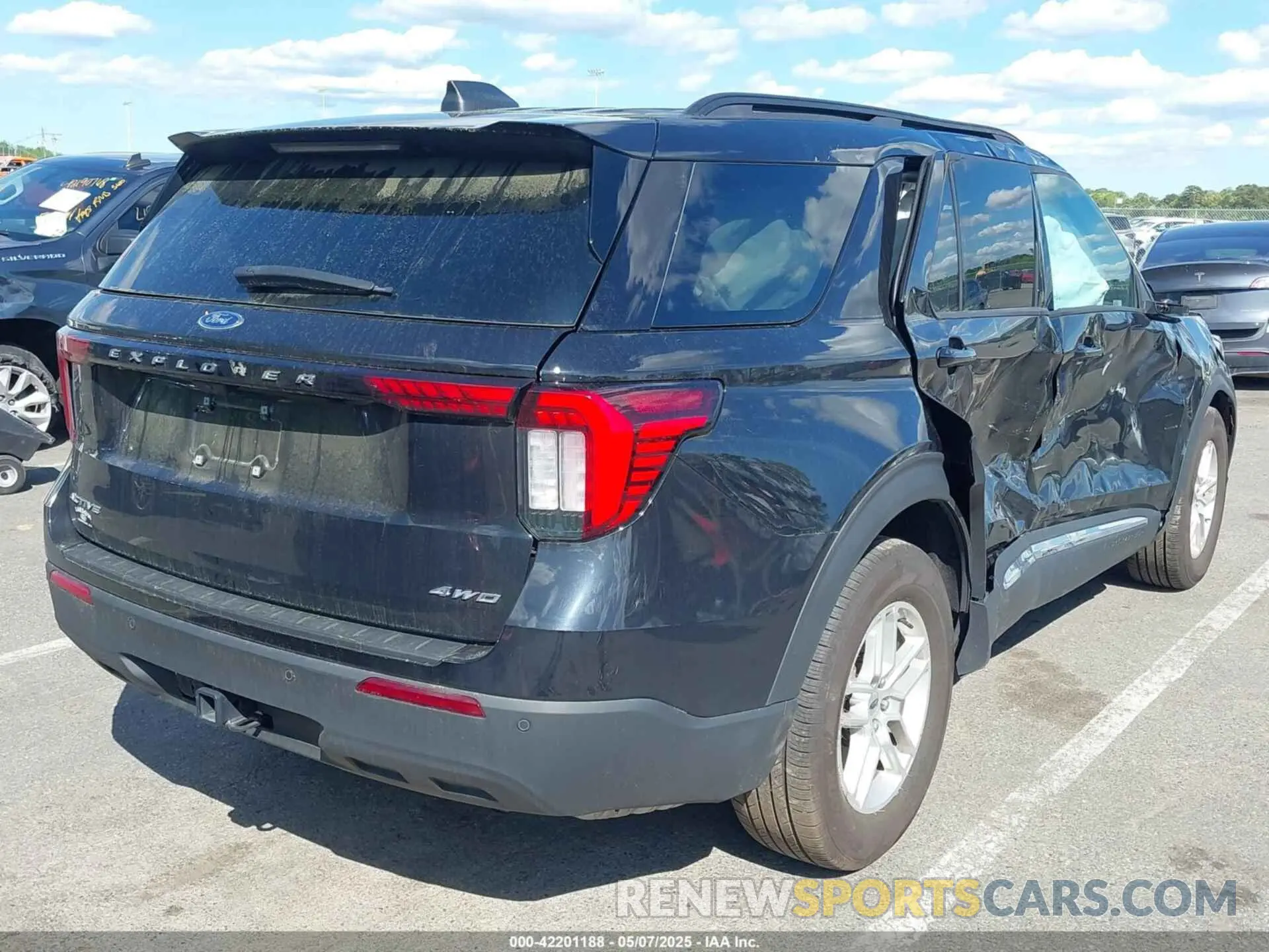 4 Photograph of a damaged car 1FMUK8DH0SGA20801 FORD EXPLORER 2025
