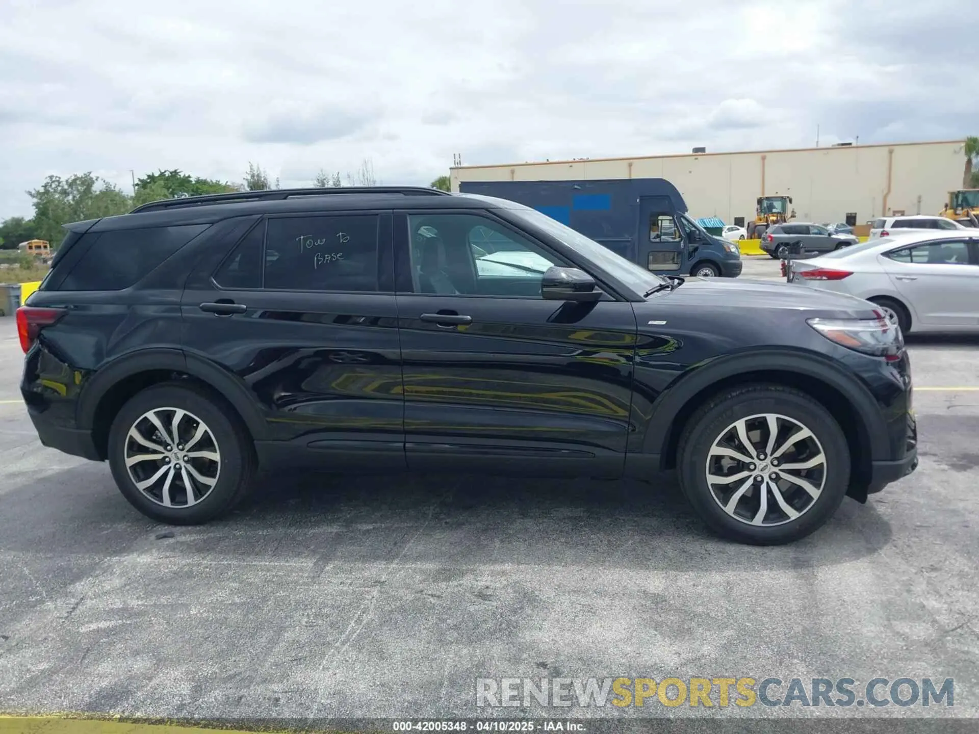 13 Photograph of a damaged car 1FMUK8KH5SGB57204 FORD EXPLORER 2025