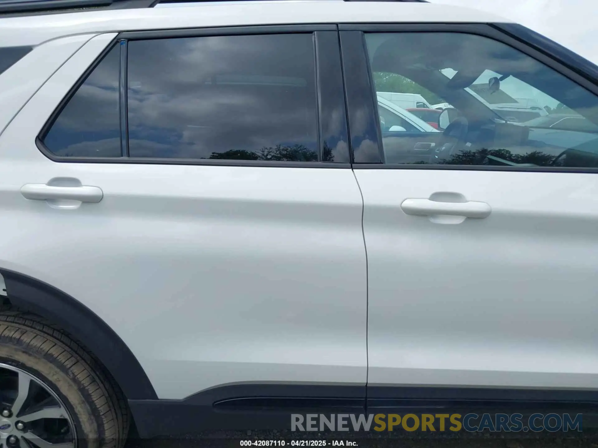 13 Photograph of a damaged car 1FMUK8KH9SGB60445 FORD EXPLORER 2025