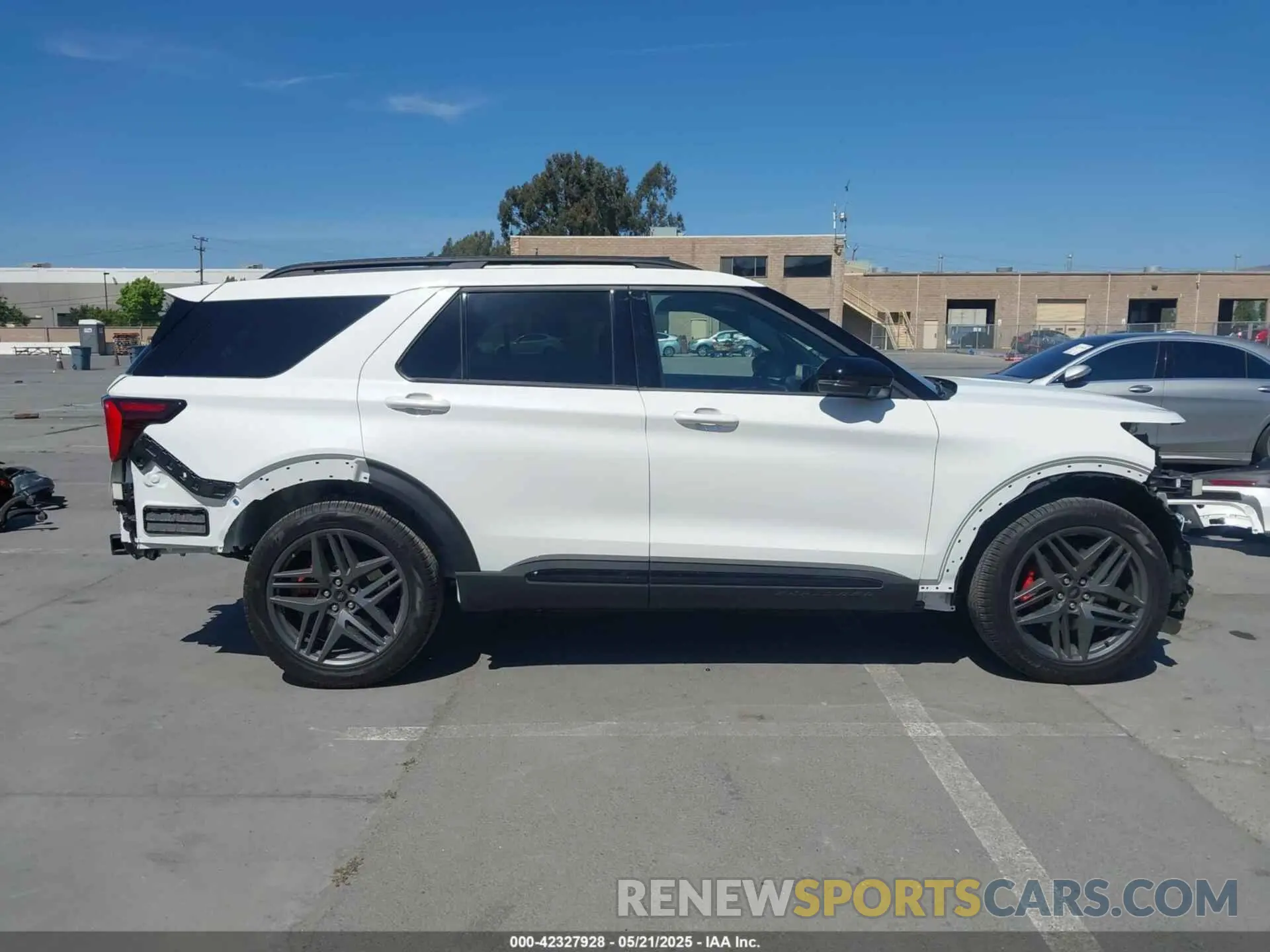 14 Photograph of a damaged car 1FMWK7GC9SGB59179 FORD EXPLORER 2025